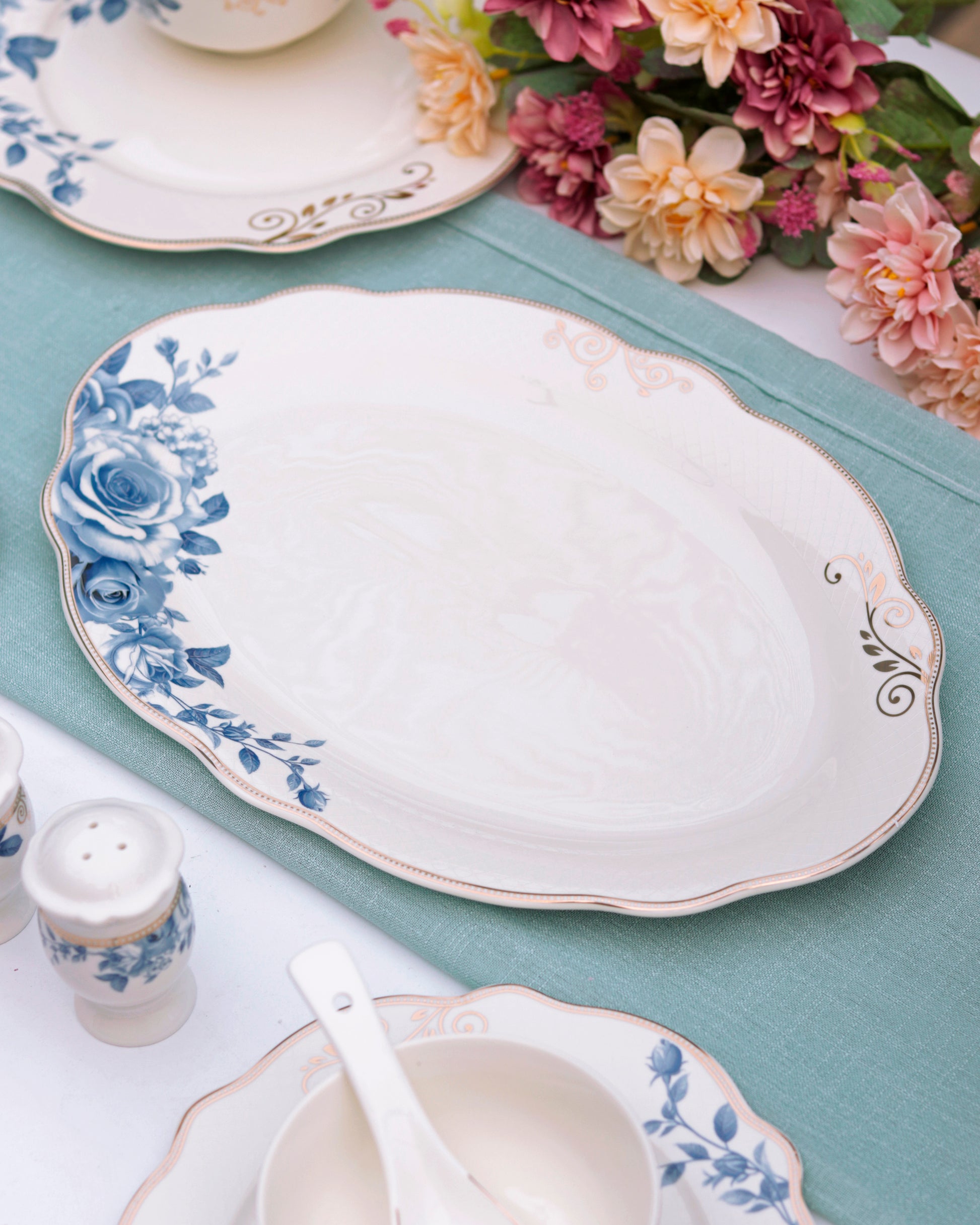 Azure Gold 36 Pcs Dinner Set - Vigneto
