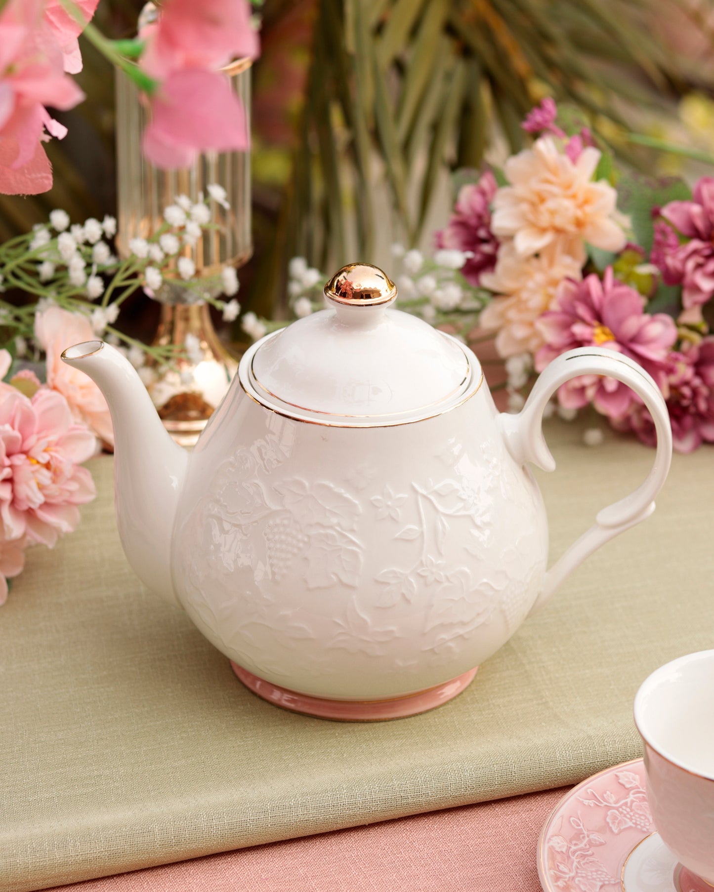 Pink Sapphire 15 Pcs Tea Set - Vigneto