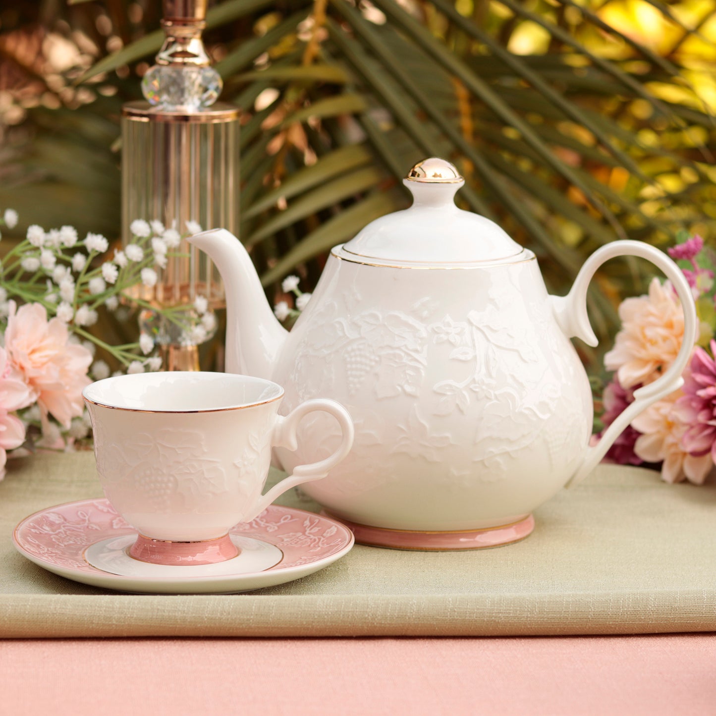 Pink Sapphire 15 Pcs Tea Set - Vigneto
