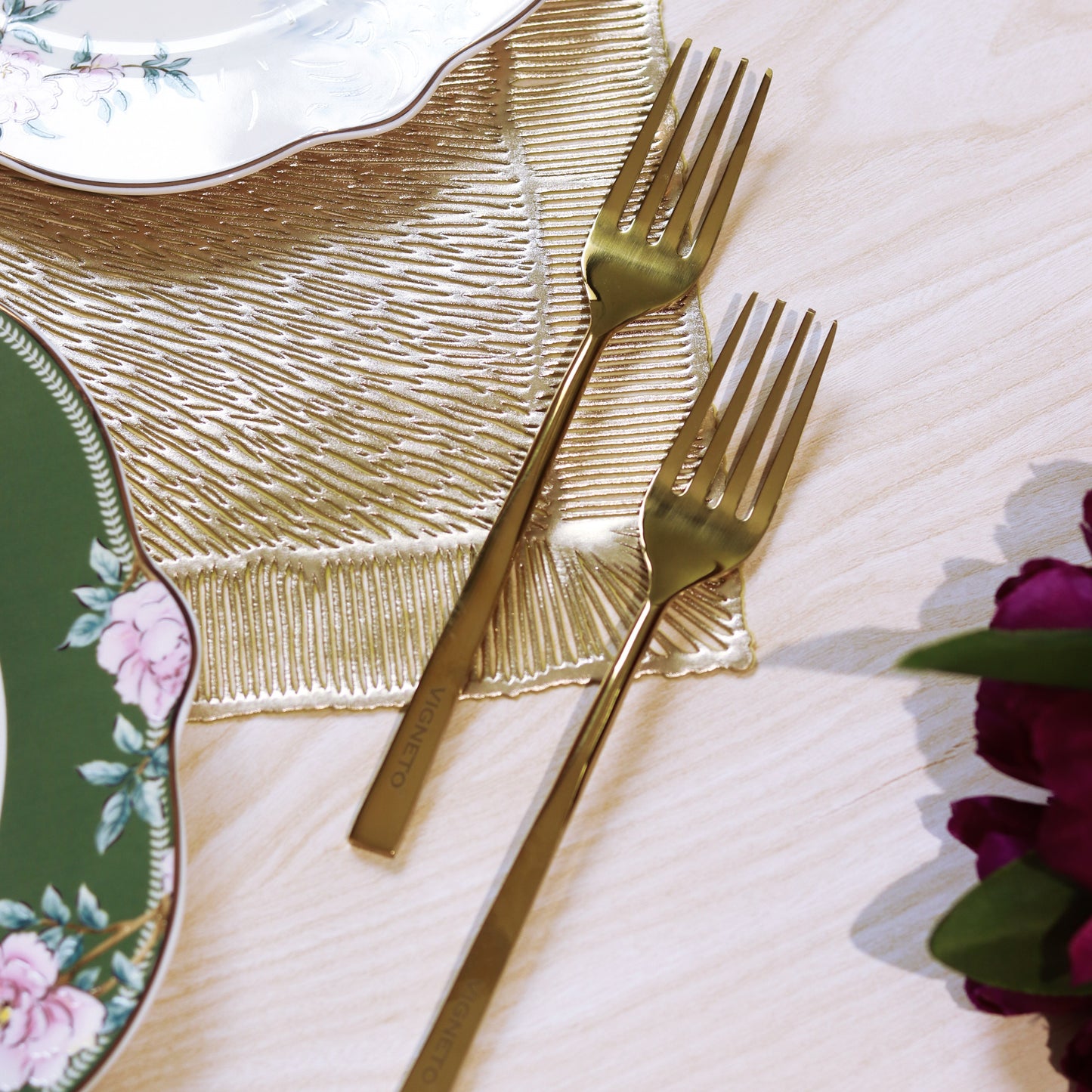 Flat Table Fork (Shine Gold Finish, Set of 6) - Vigneto