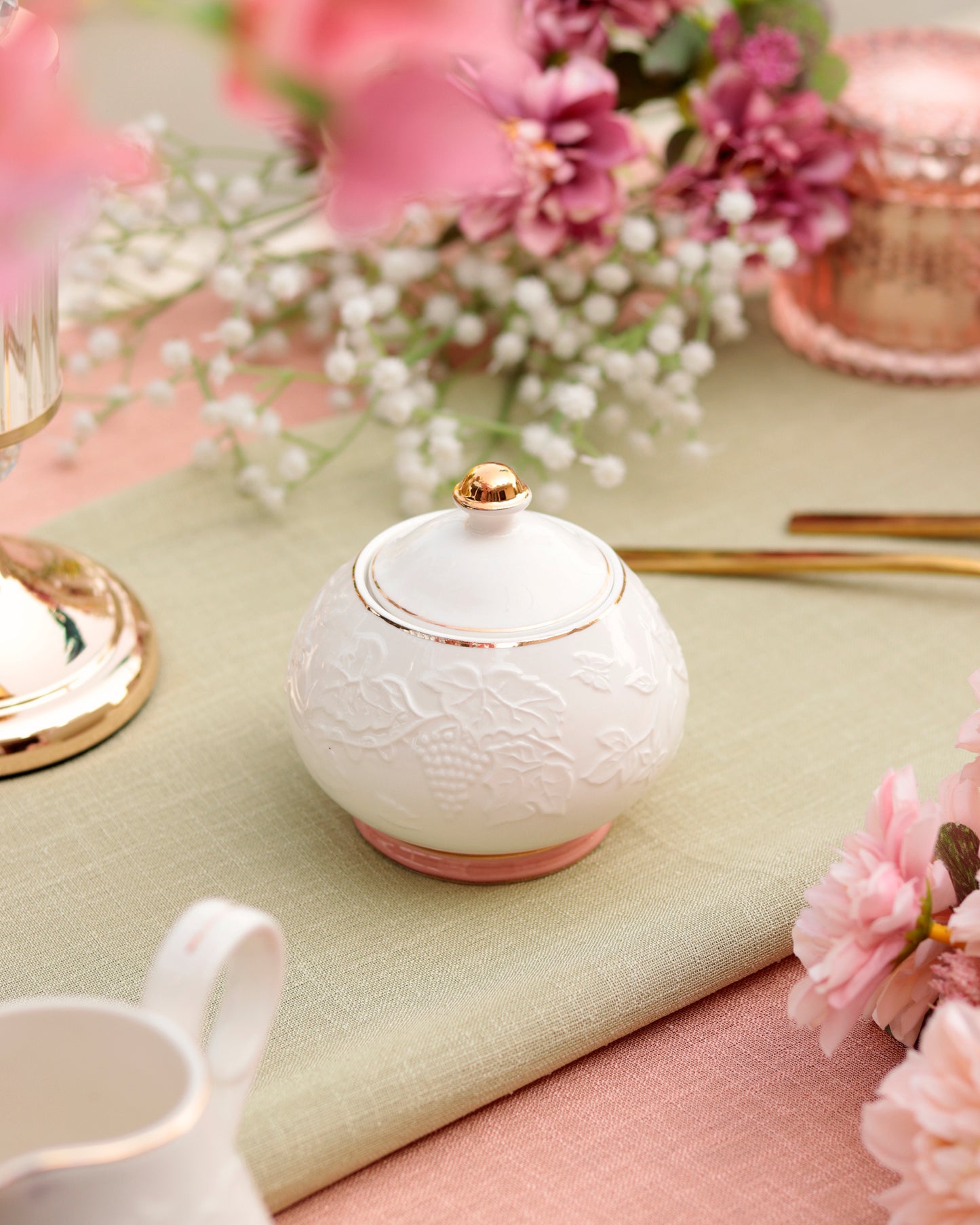 Pink Sapphire 15 Pcs Tea Set - Vigneto