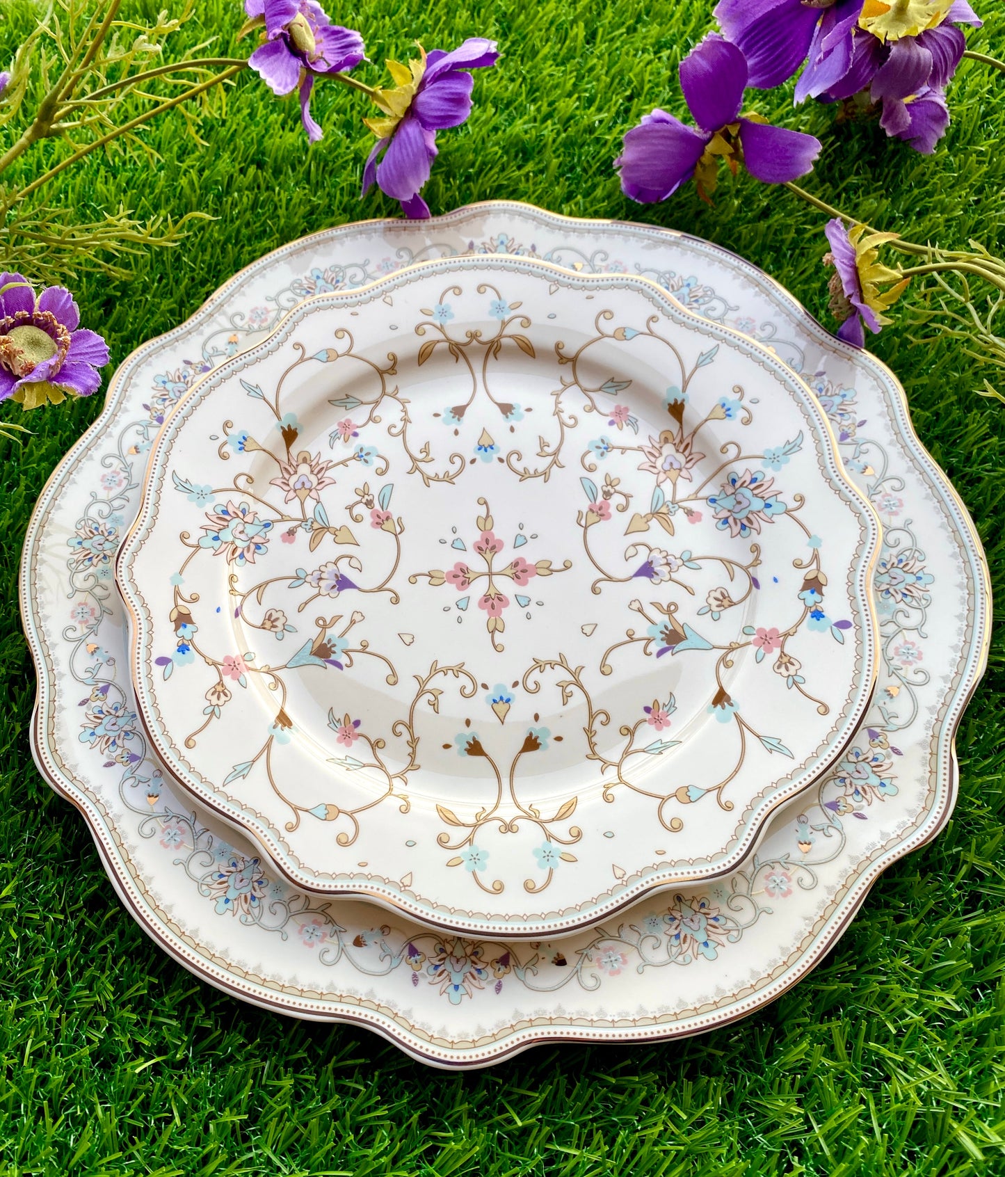 White Pattern 36 Pcs Dinner Set - Vigneto
