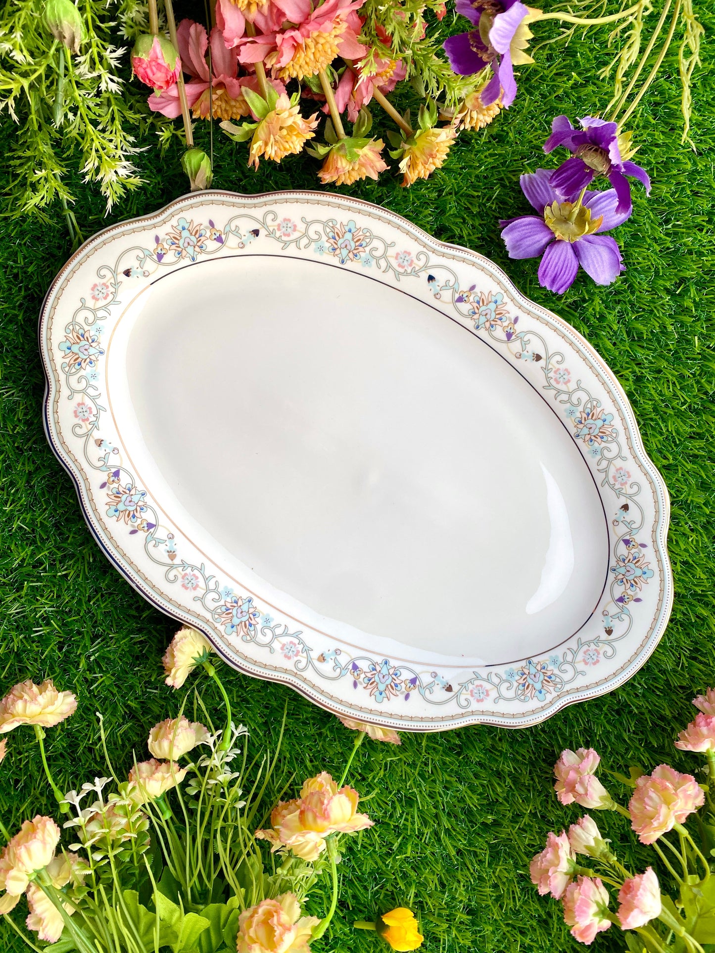 White Pattern 36 Pcs Dinner Set - Vigneto