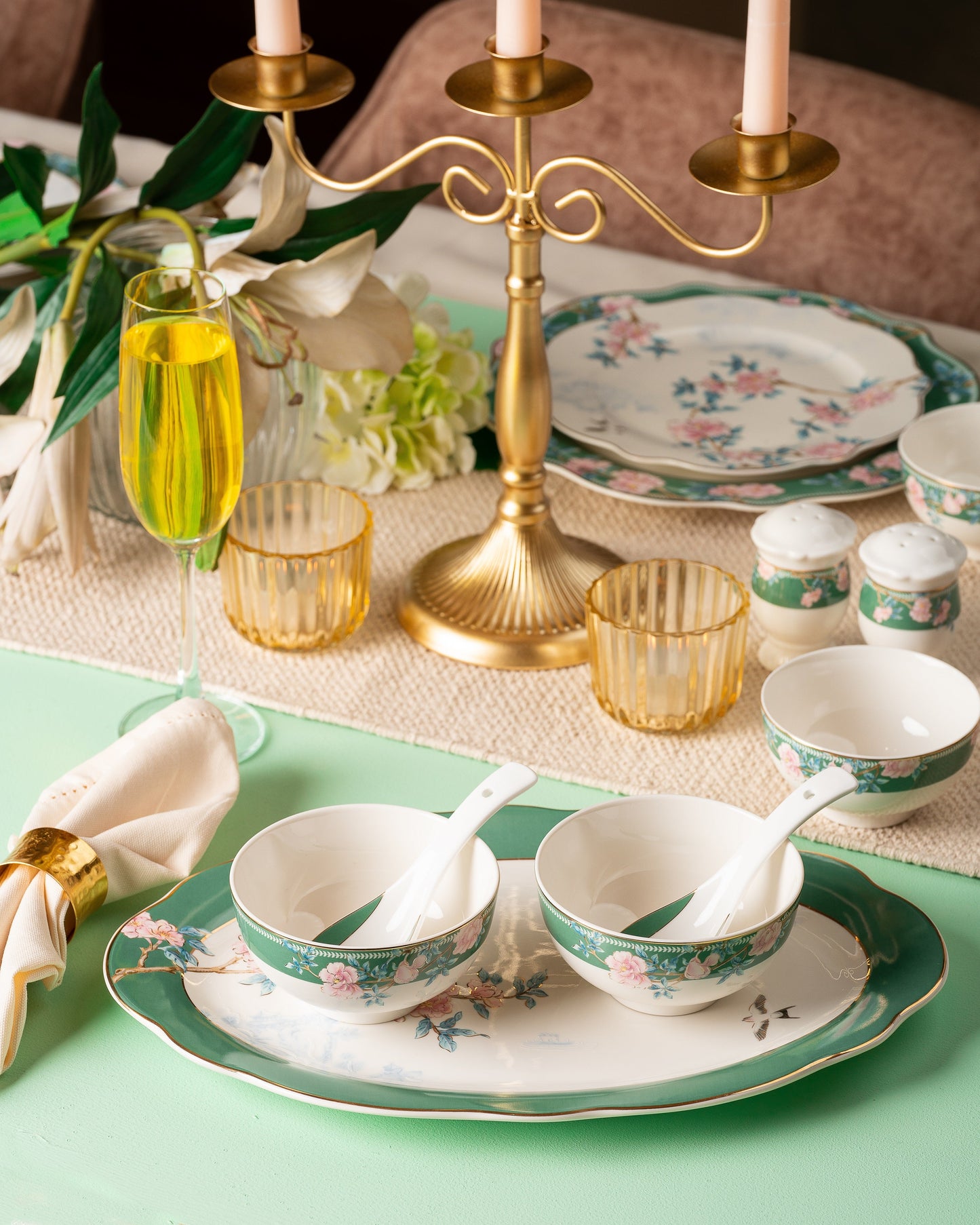 Victorian Green 36 Pcs Dinner Set - Vigneto