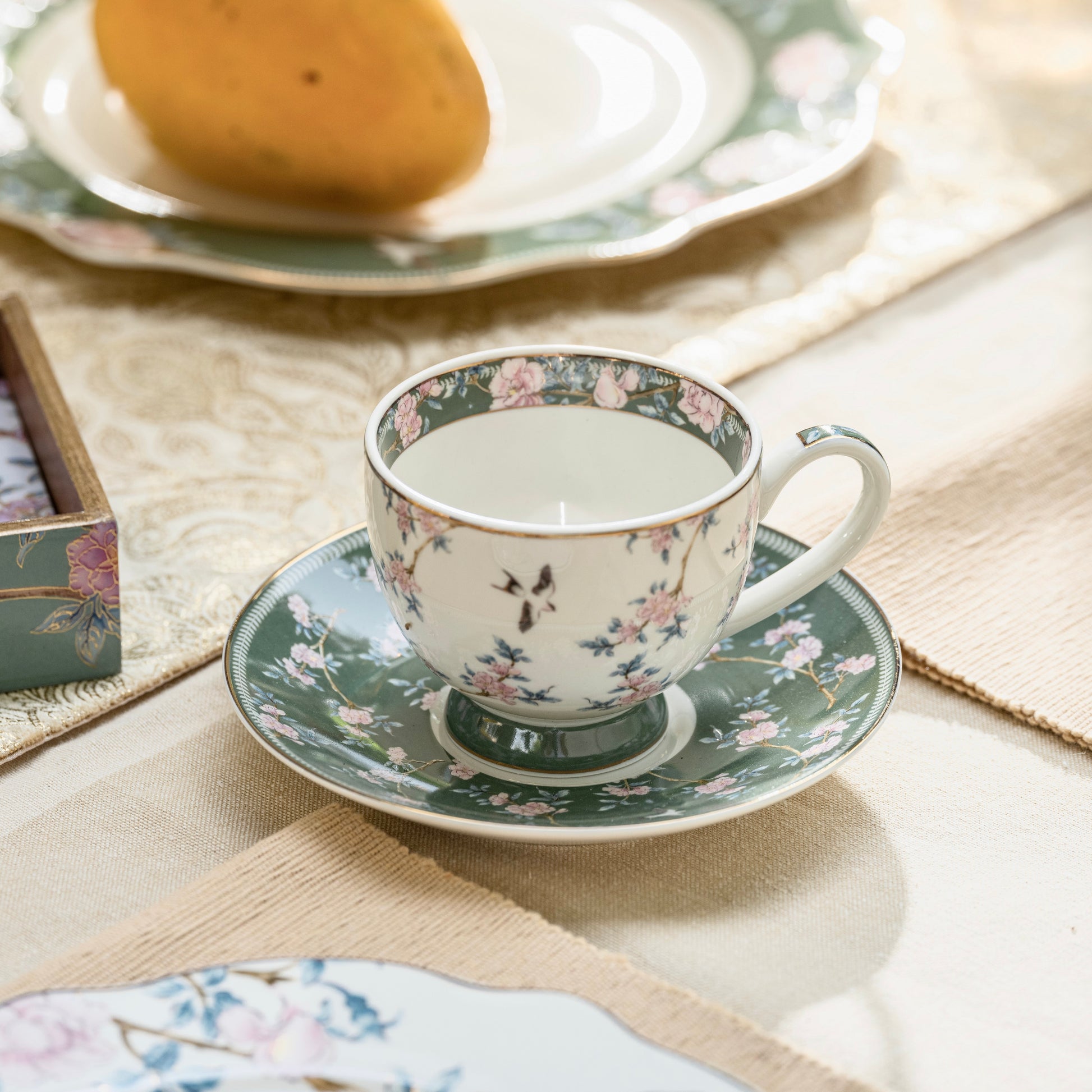 Victorian Green 15 Pcs Tea Set - Vigneto