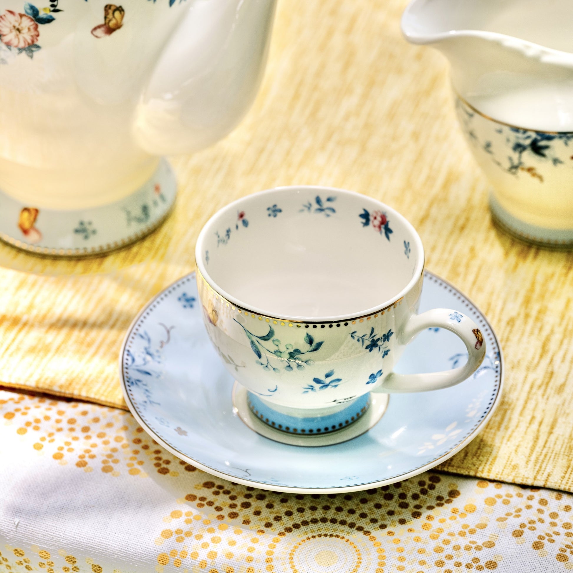 Spring Meadows Cup and Saucer Set (6 Cups and 6 Saucers) - Vigneto