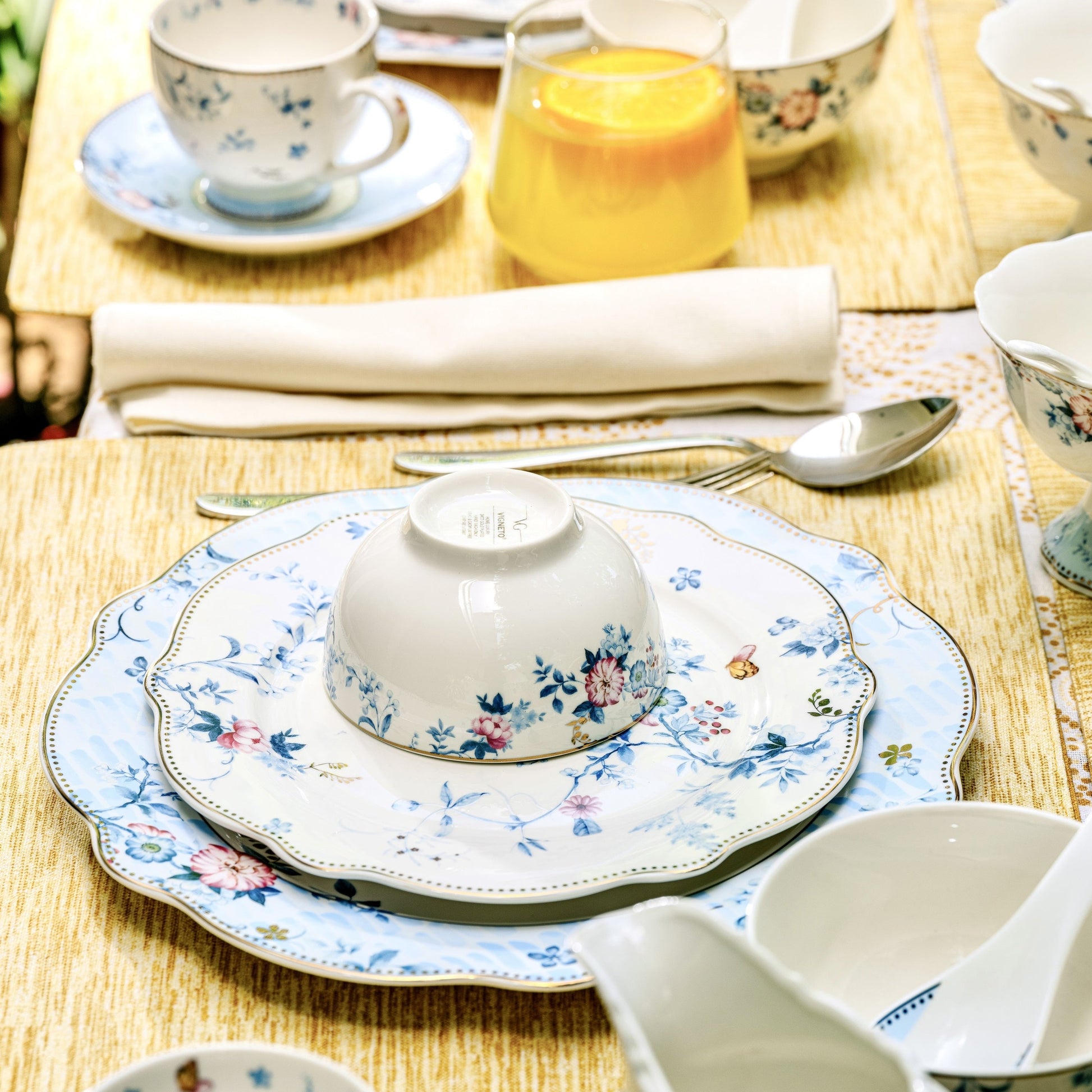 Spring Meadows 18 Pcs Dinner Set - Vigneto