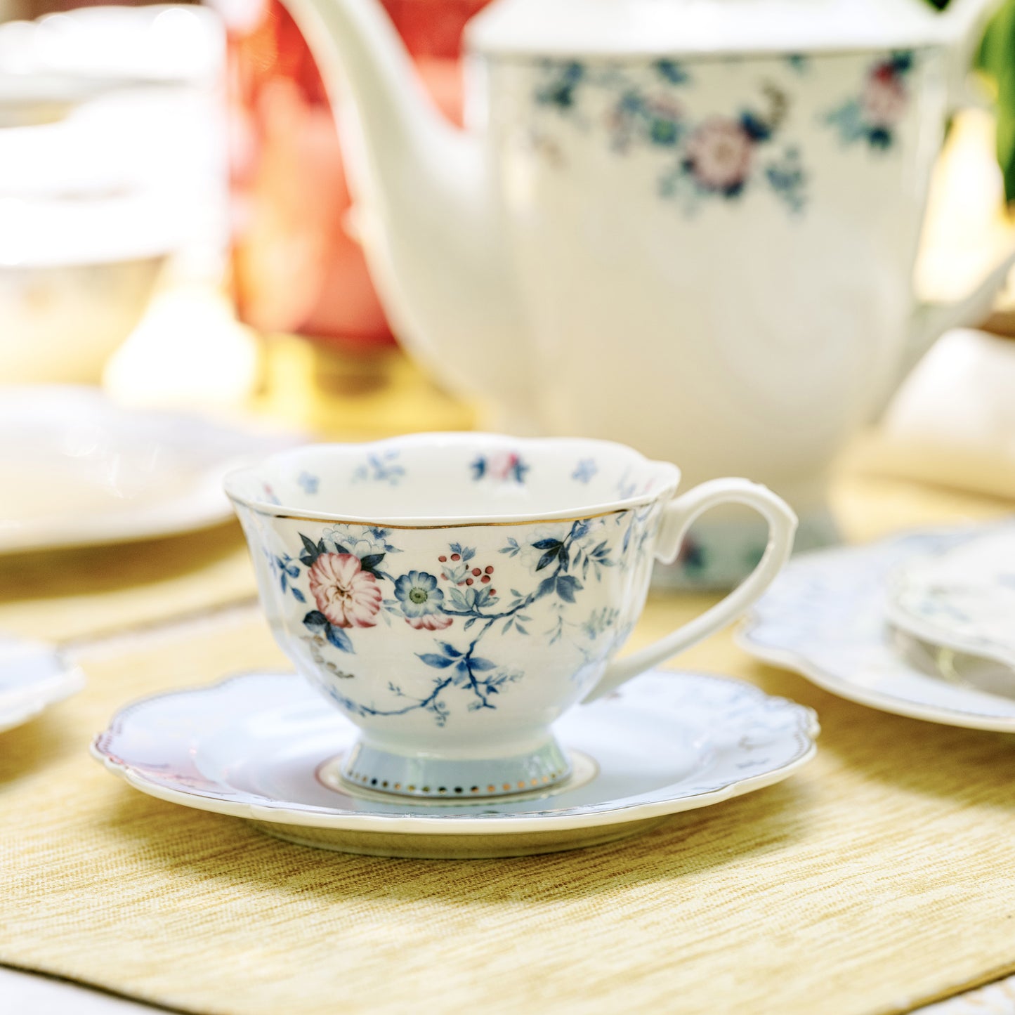 Spring Meadows Cup and Saucer Set (Vintage Collection, 6 Cups and 6 Saucers) - Vigneto