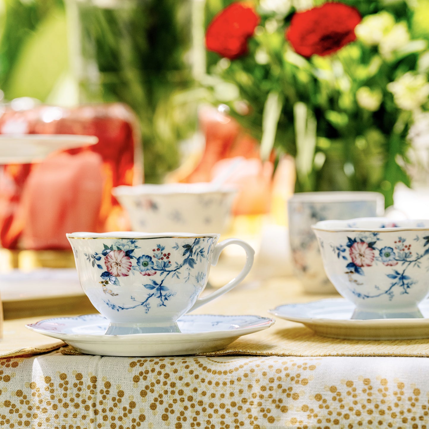 Spring Meadows Cup and Saucer Set (Vintage Collection, 6 Cups and 6 Saucers) - Vigneto