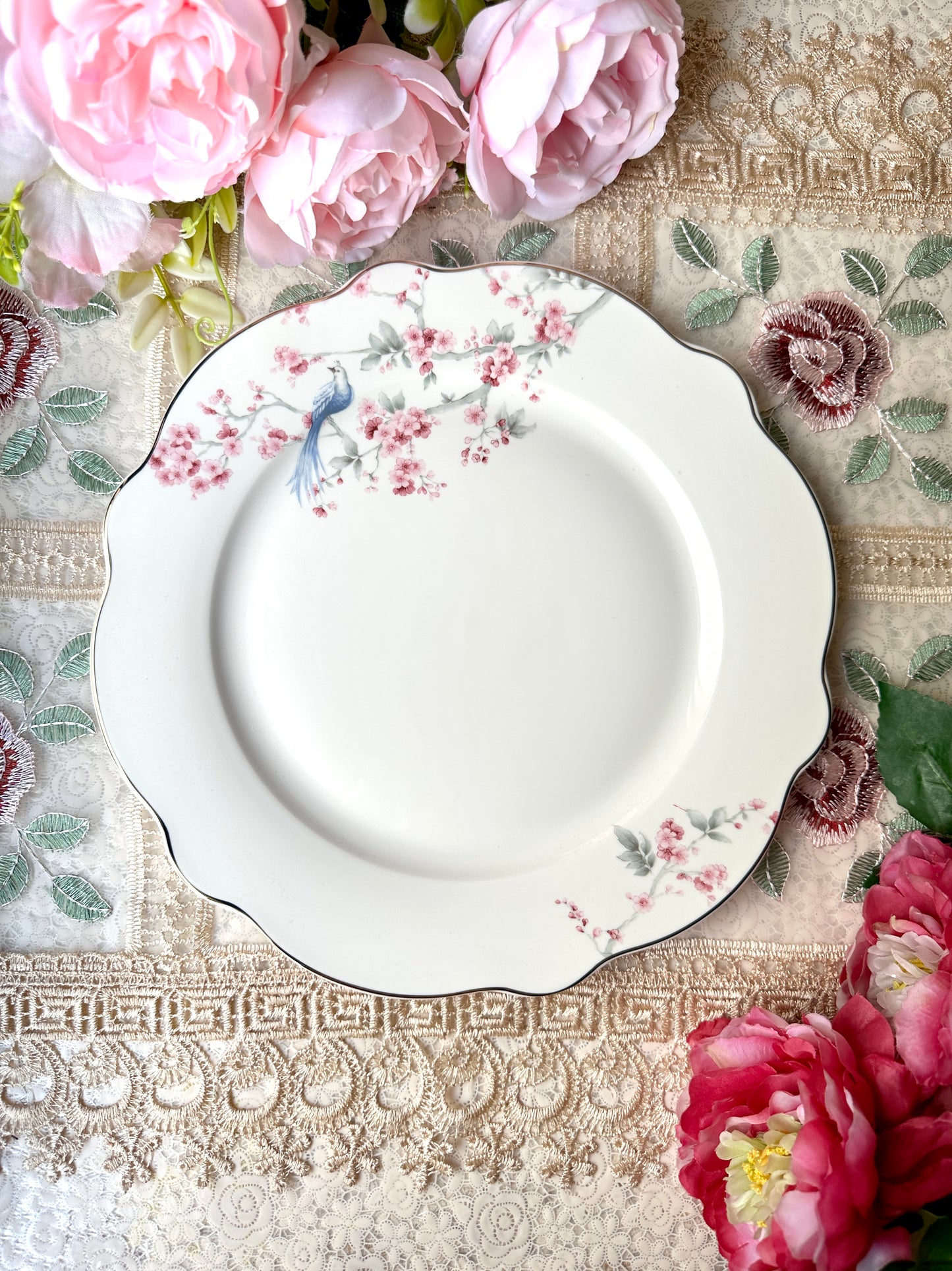 Orchid Bliss 8 Pcs Snack Set (1 Serving Plate, 6 Quarter Plates, 1 Server) - Vigneto