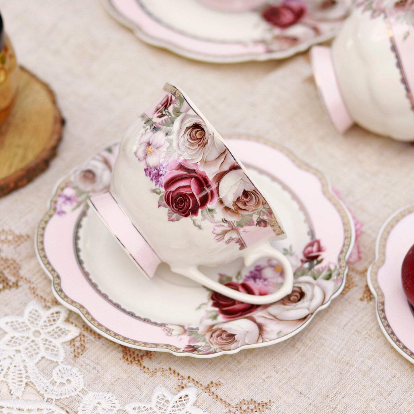Rose Garden Cup and Saucer Set (Vintage Collection, 6 Cups and 6 Saucers) - Vigneto