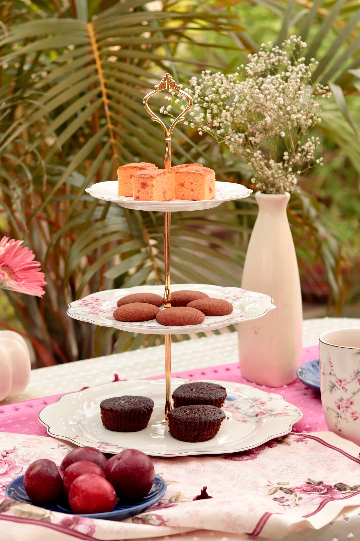 Orchid Bliss Three Tier Dessert Stand - Vigneto