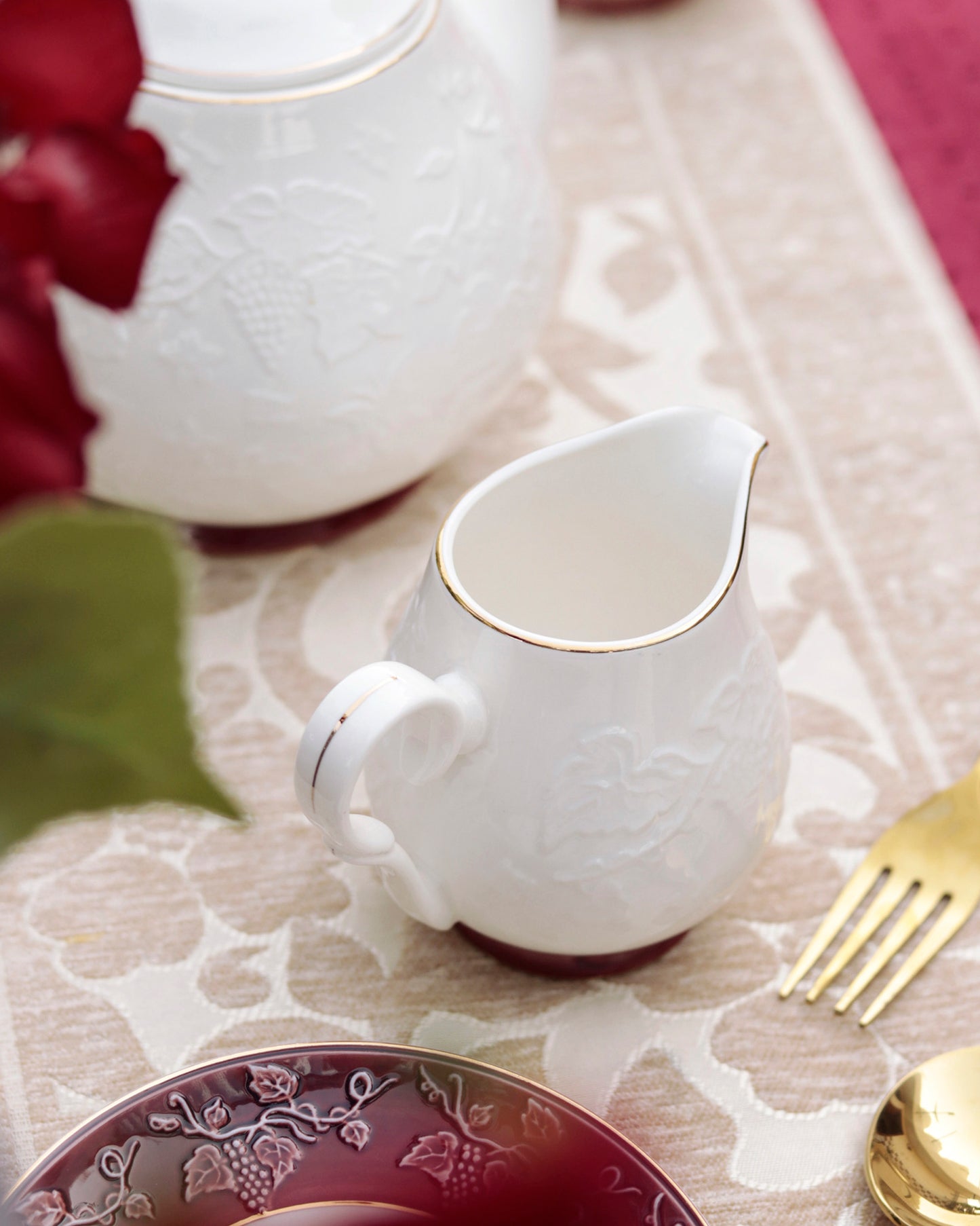Ruby Red 15 Pcs Tea Set - Vigneto