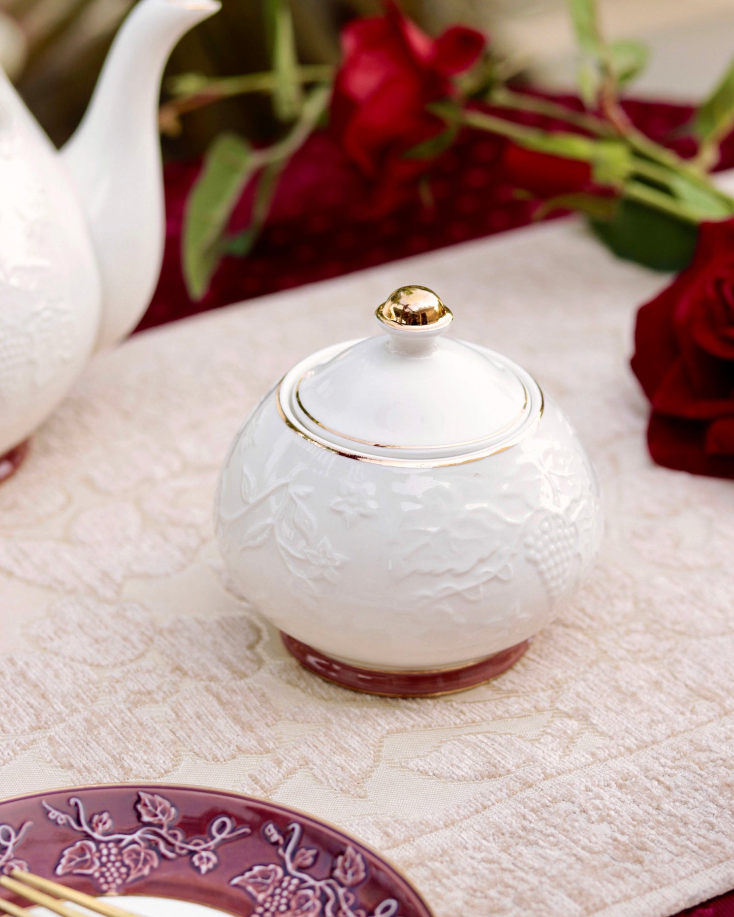 Ruby Red 15 Pcs Tea Set - Vigneto