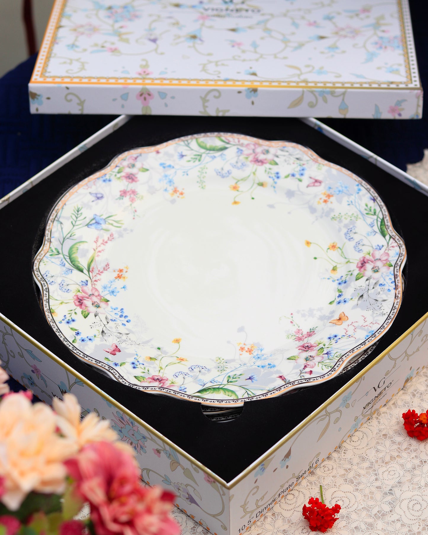 Flower Bed 10.5" Dinner Plates (Set of 6) - Vigneto