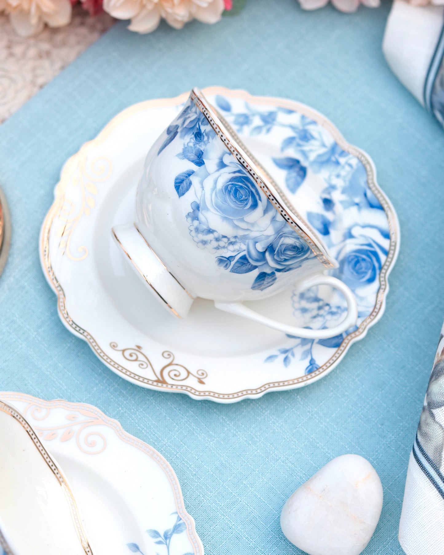 Azure Gold Cup and Saucer Set (Vintage Collection, 6 Cups and 6 Saucers)