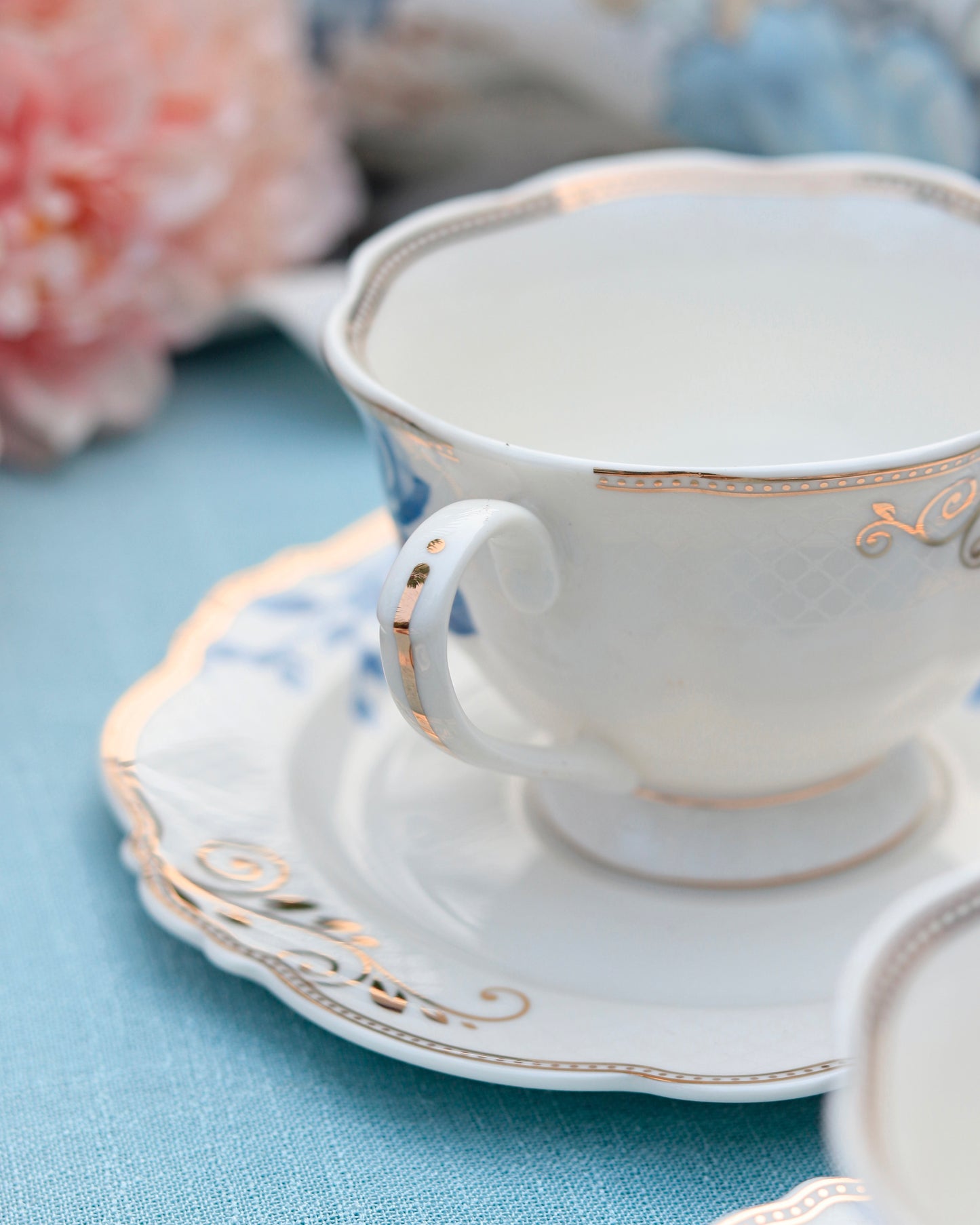 Azure Gold Cup and Saucer Set (Vintage Collection, 6 Cups and 6 Saucers)