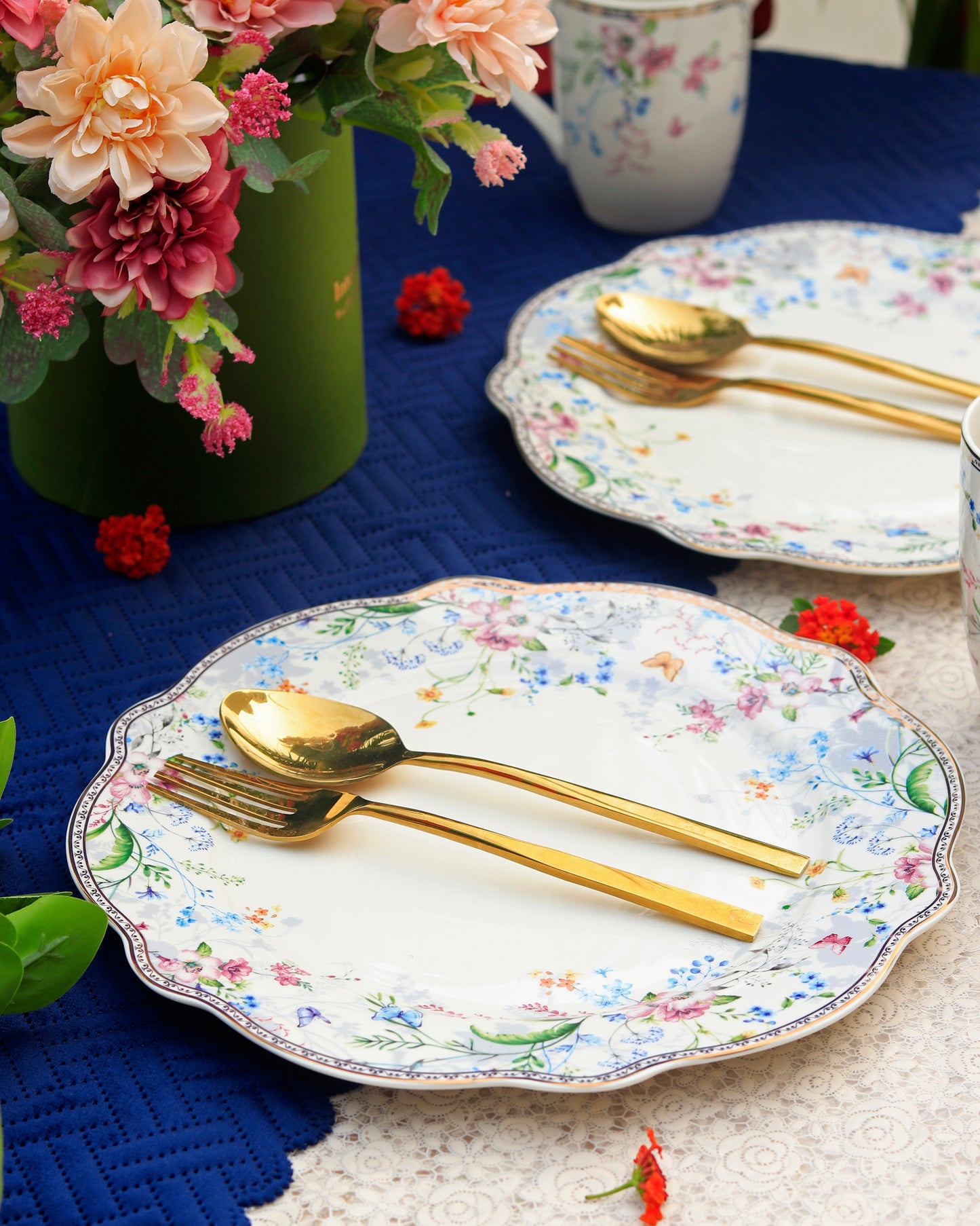 Flower Bed 10.5" Dinner Plates (Set of 6) - Vigneto