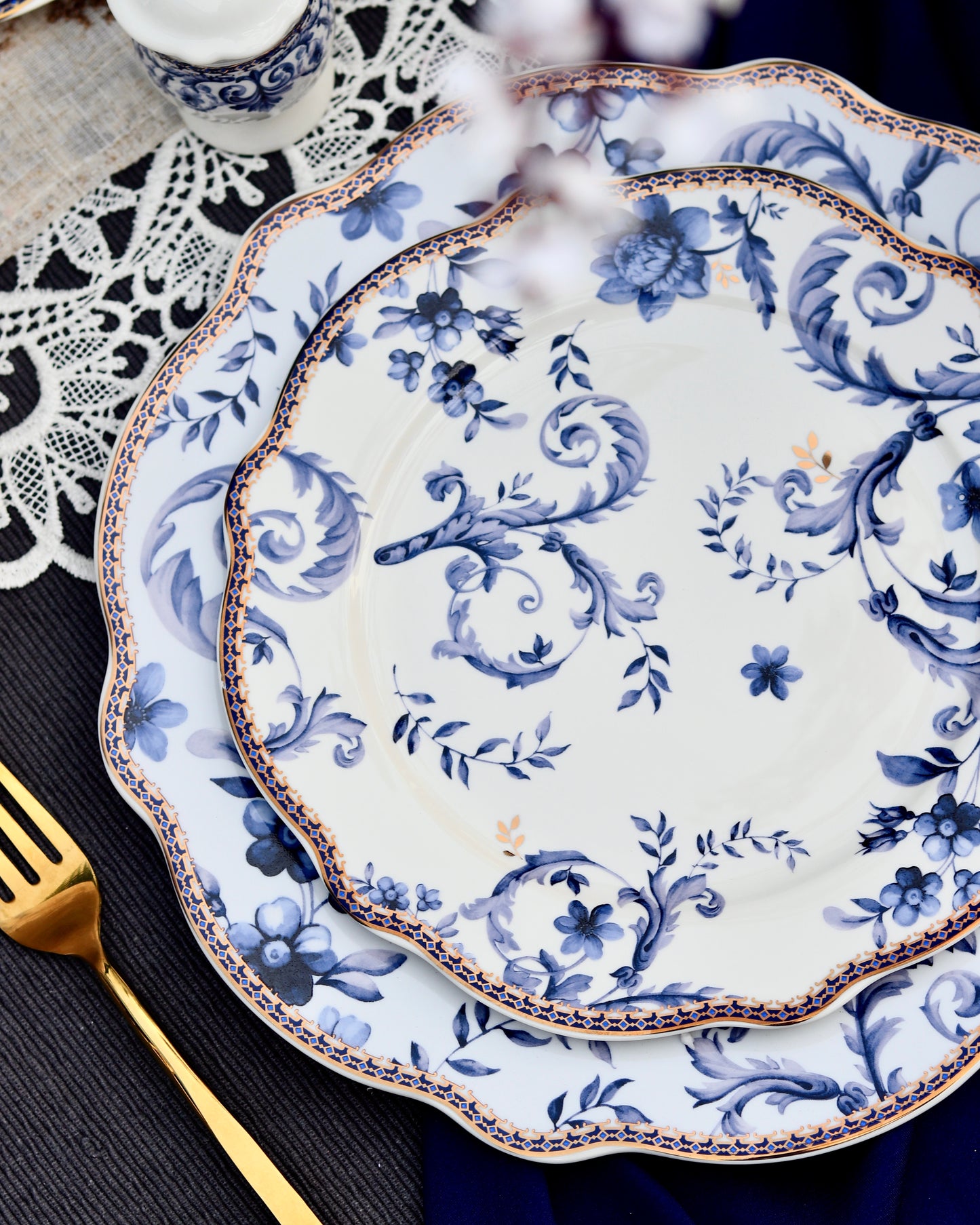 Midnight Blue 8 Pcs Snack Set (1 Serving Plate, 6 Quarter Plates, 1 Server) - Vigneto