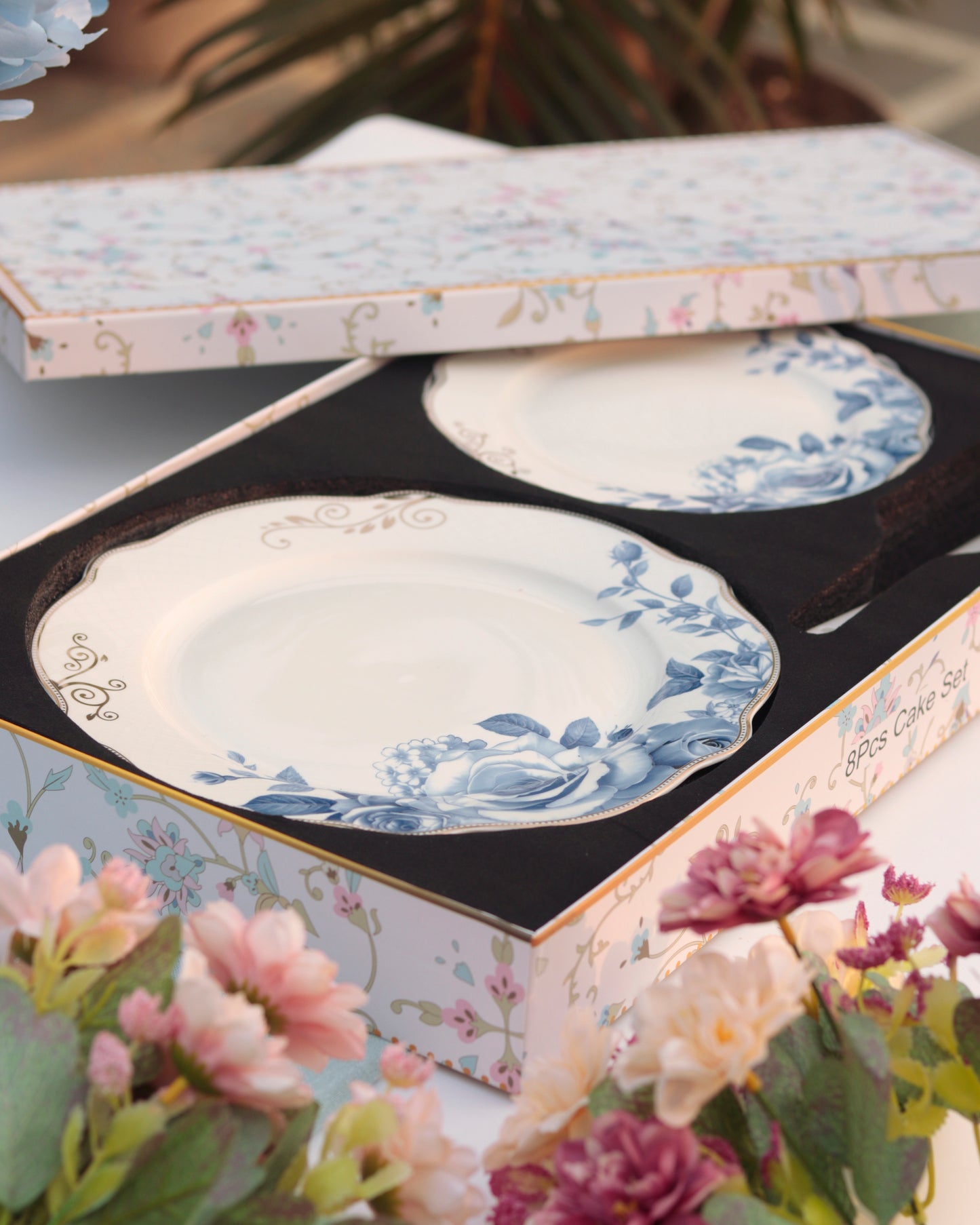 Azure Gold 8 Pcs Snack Set (1 Serving Plate, 6 Quarter Plates, 1 Server) - Vigneto