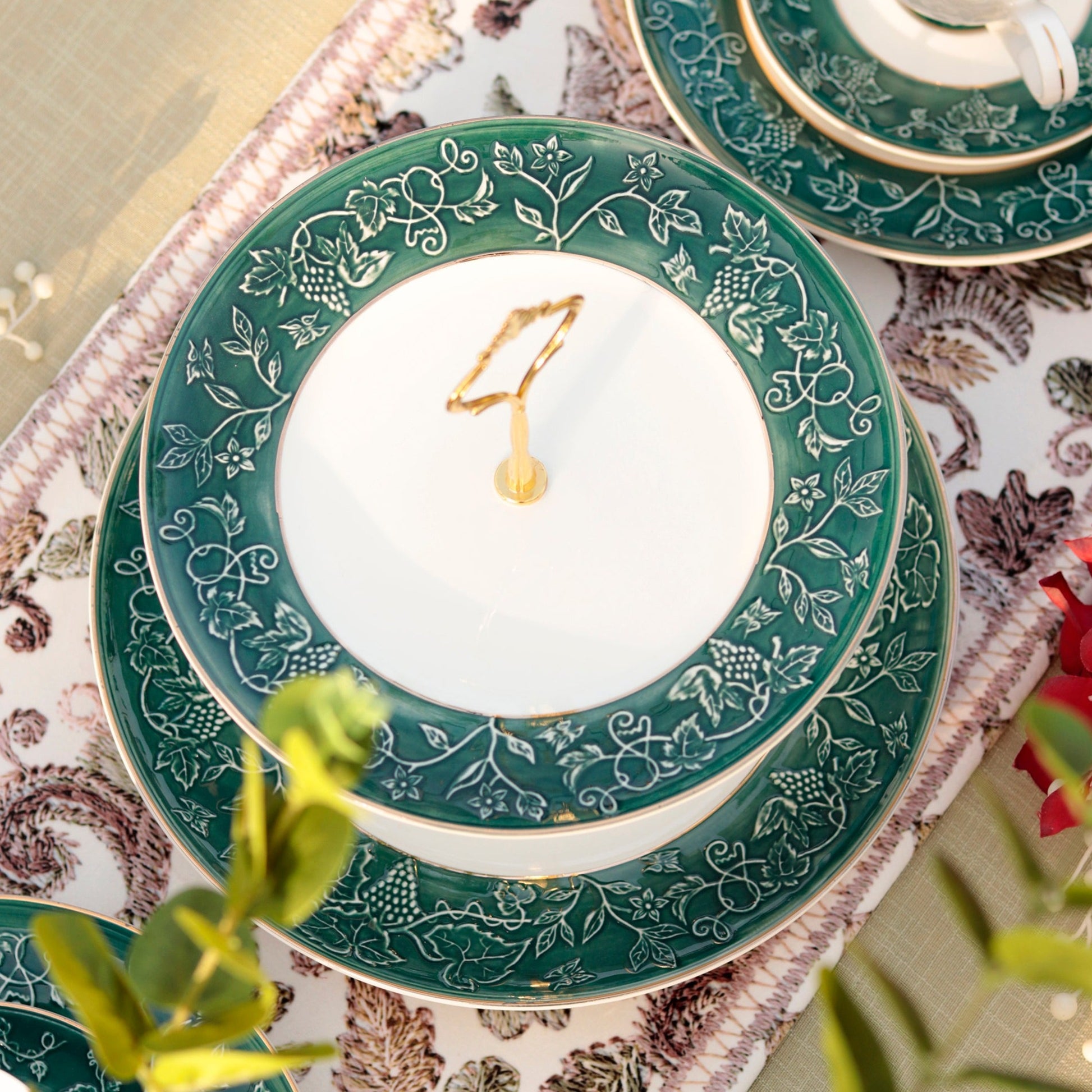 Emerald Green Two Tier Dessert Stand - Vigneto