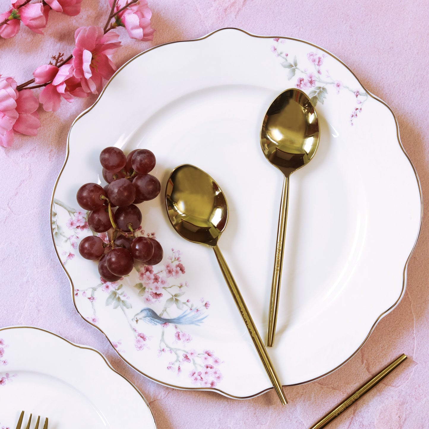 Round Table Spoon (Shine Gold Finish, Set of 6) - Vigneto