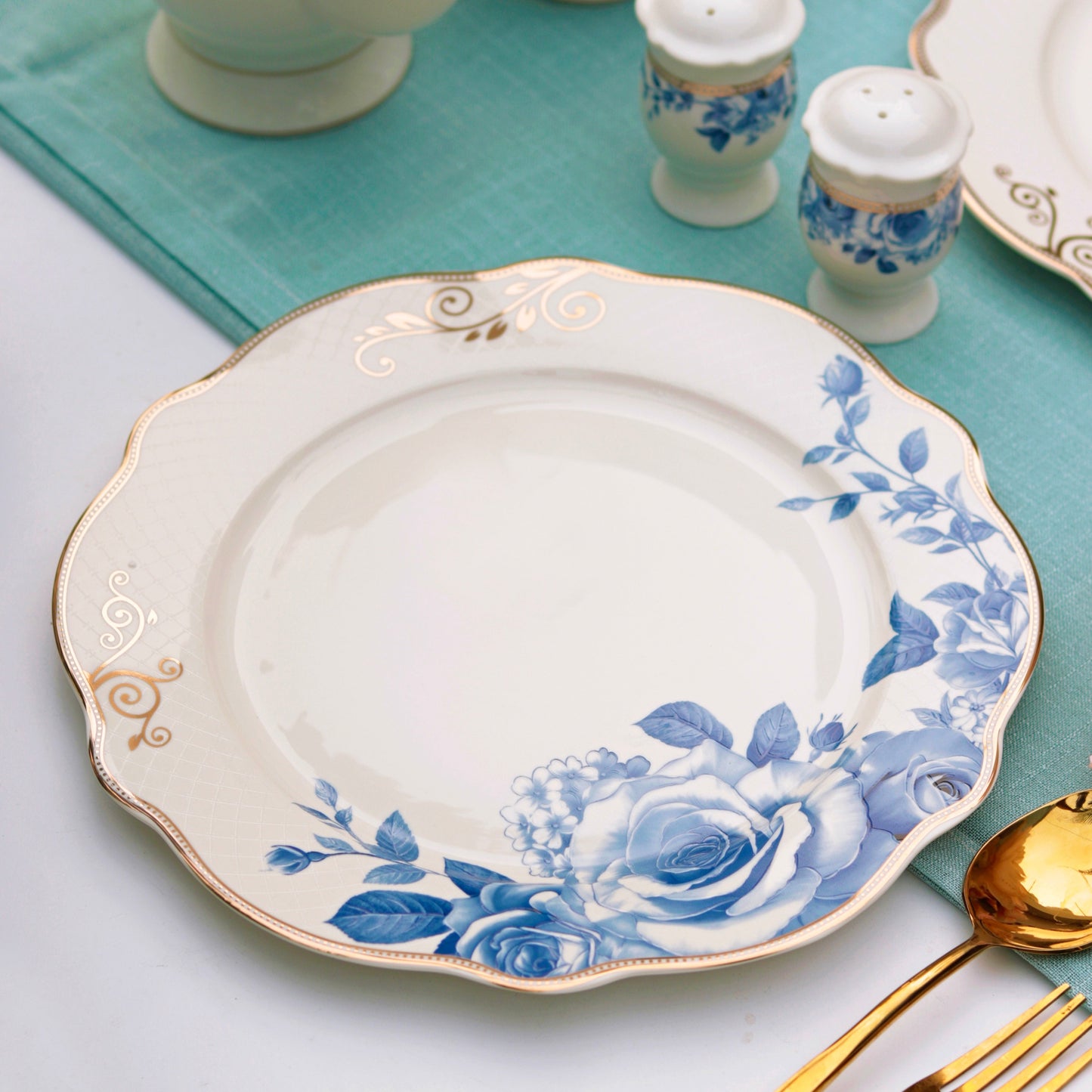 Azure Gold 10.5" Dinner Plates (Set of 6) - Vigneto