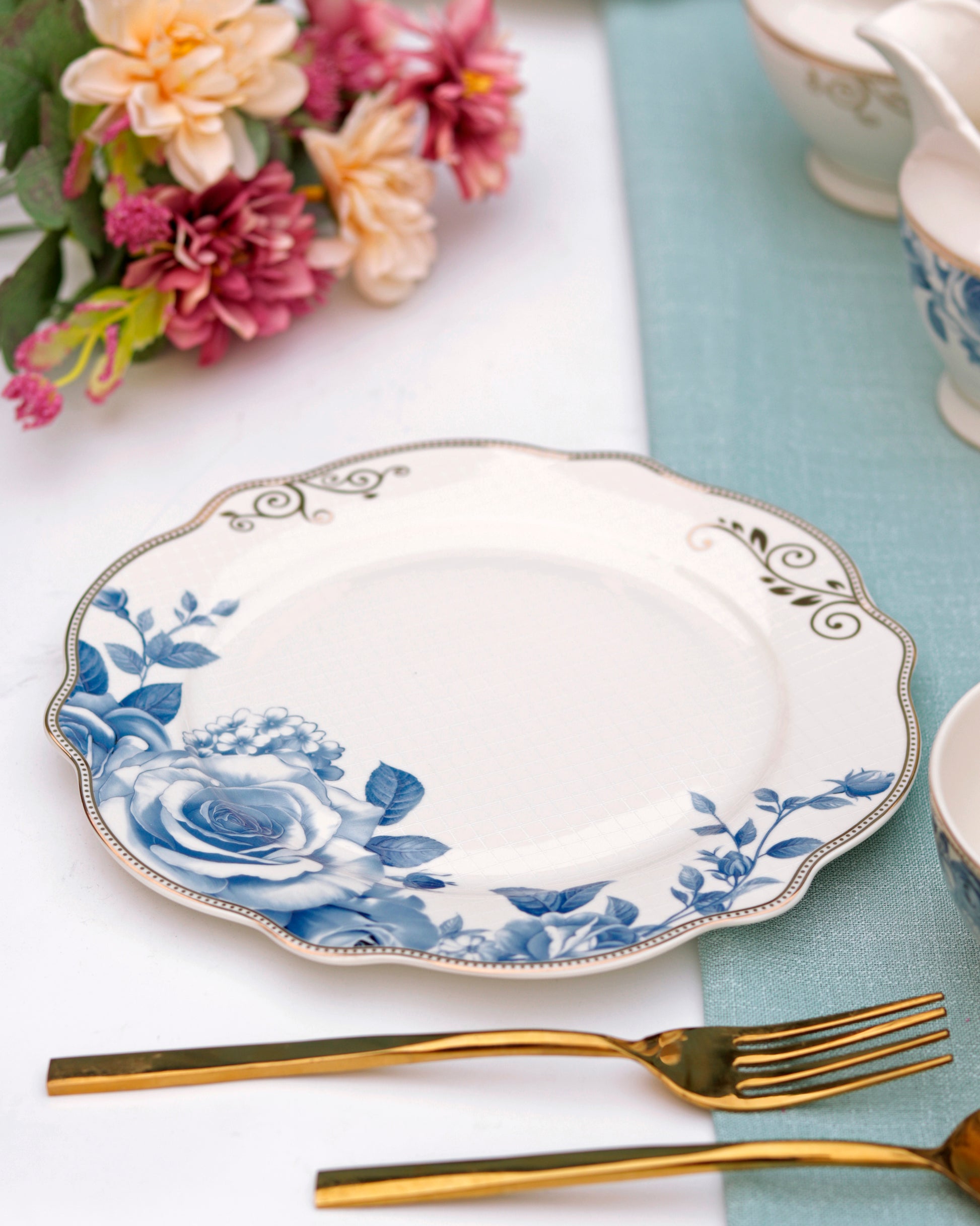 Azure Gold 10.5" Dinner Plates (Set of 6) - Vigneto