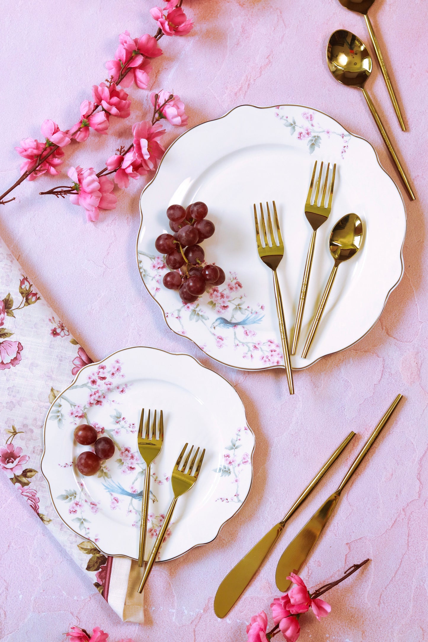 Round Table Spoon (Shine Gold Finish, Set of 6) - Vigneto