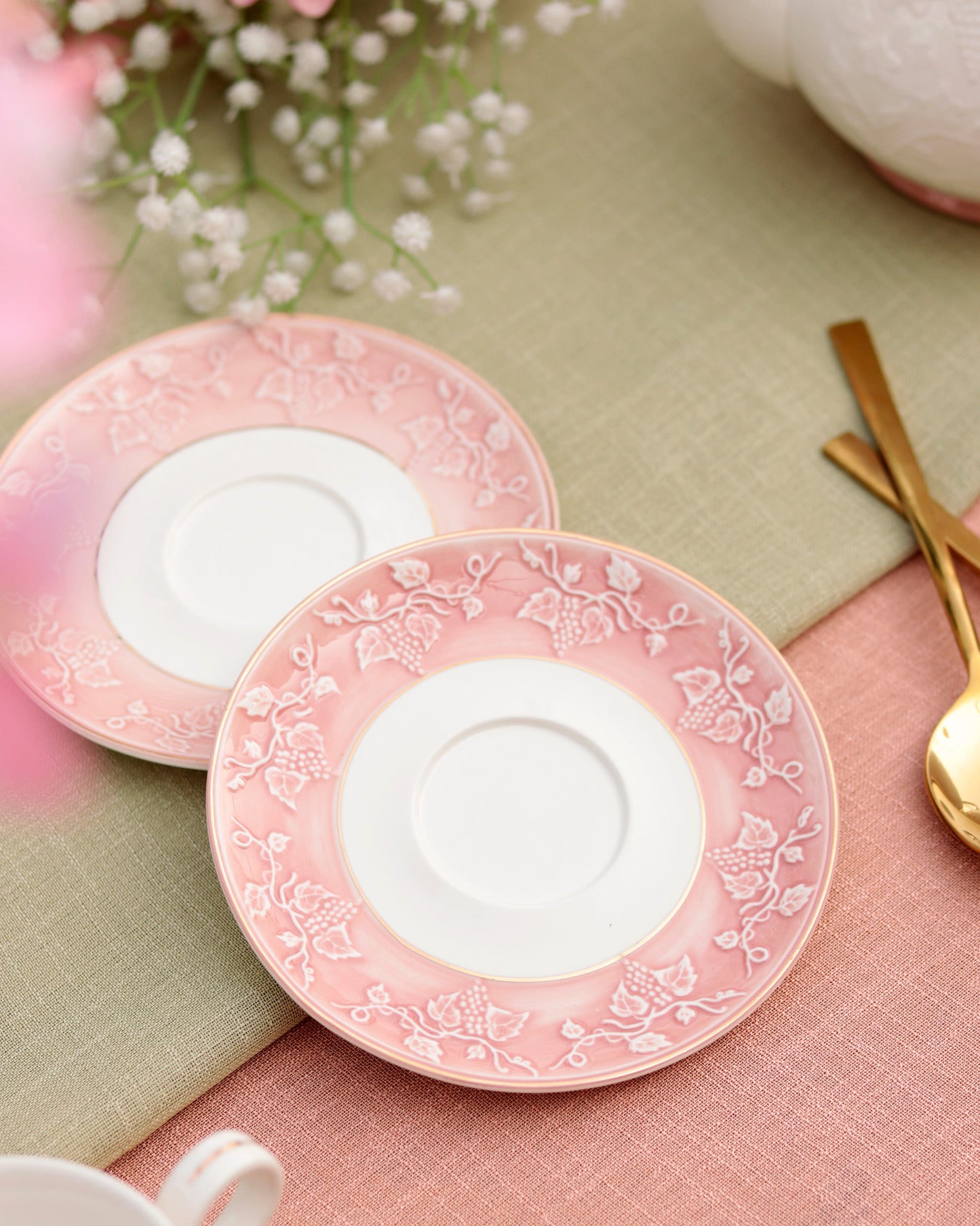 Pink Sapphire 15 Pcs Tea Set - Vigneto