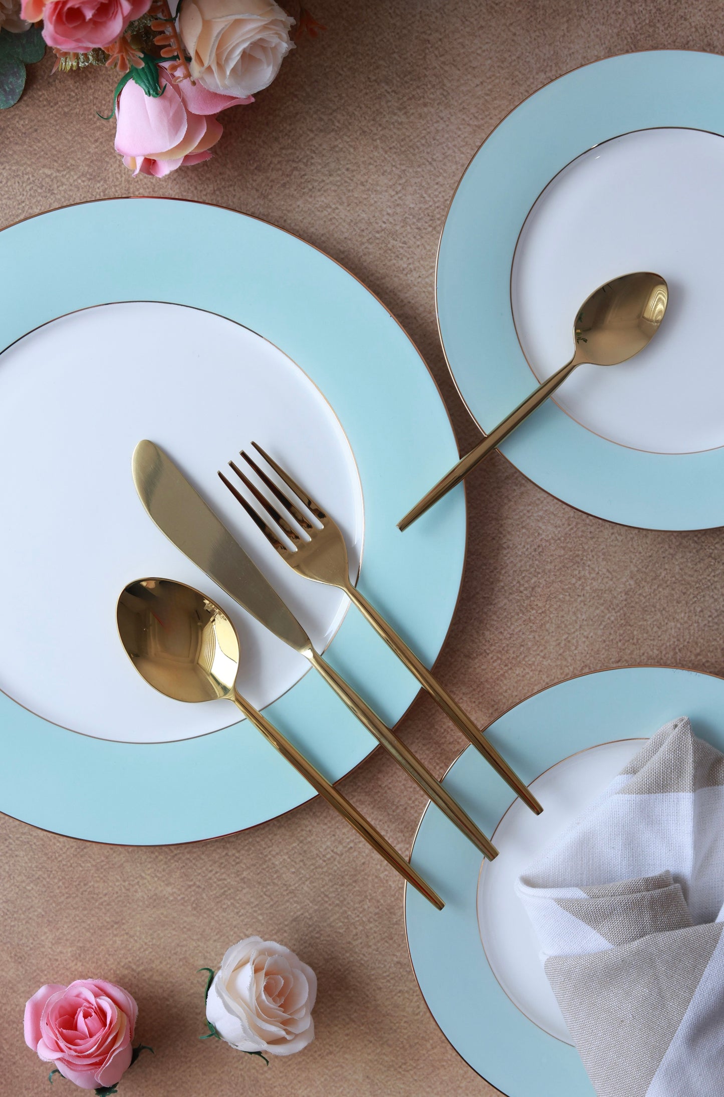 Round Table Fork (Shine Gold Finish, Set of 6) - Vigneto