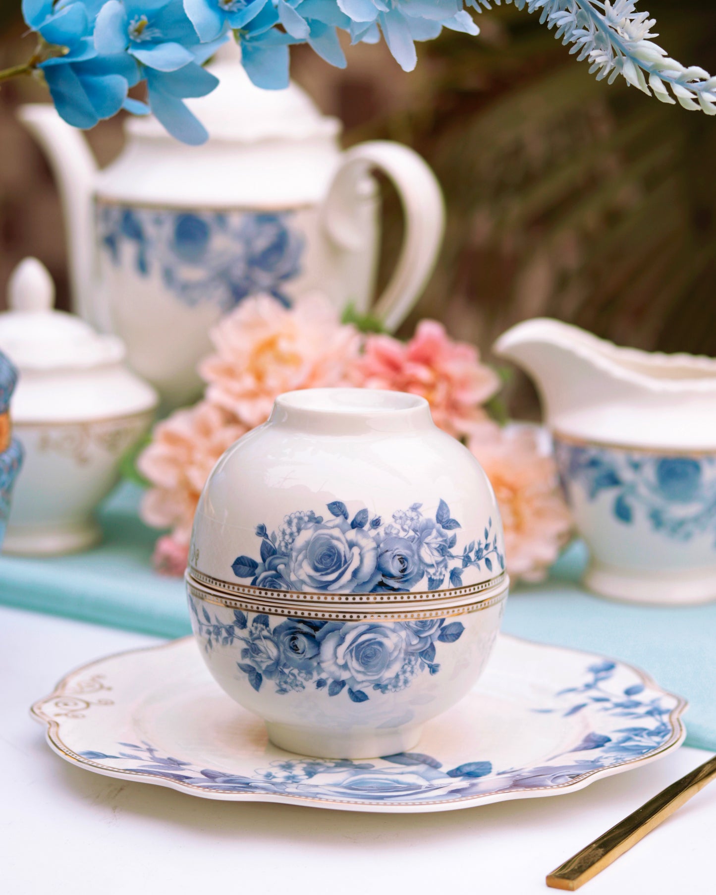 Azure Gold 36 Pcs Dinner Set - Vigneto