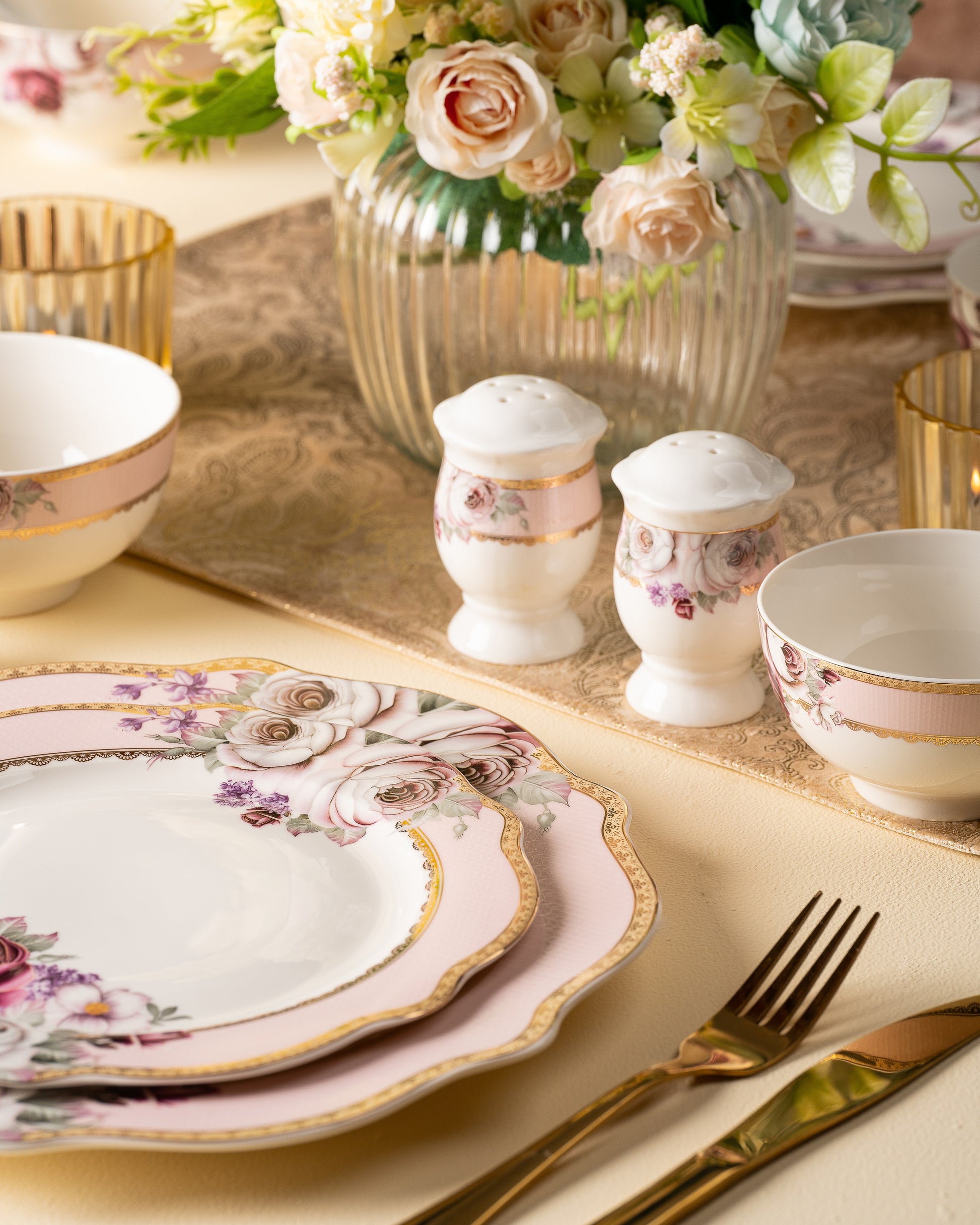 Rose Garden 18 Pcs Dinner Set - Vigneto
