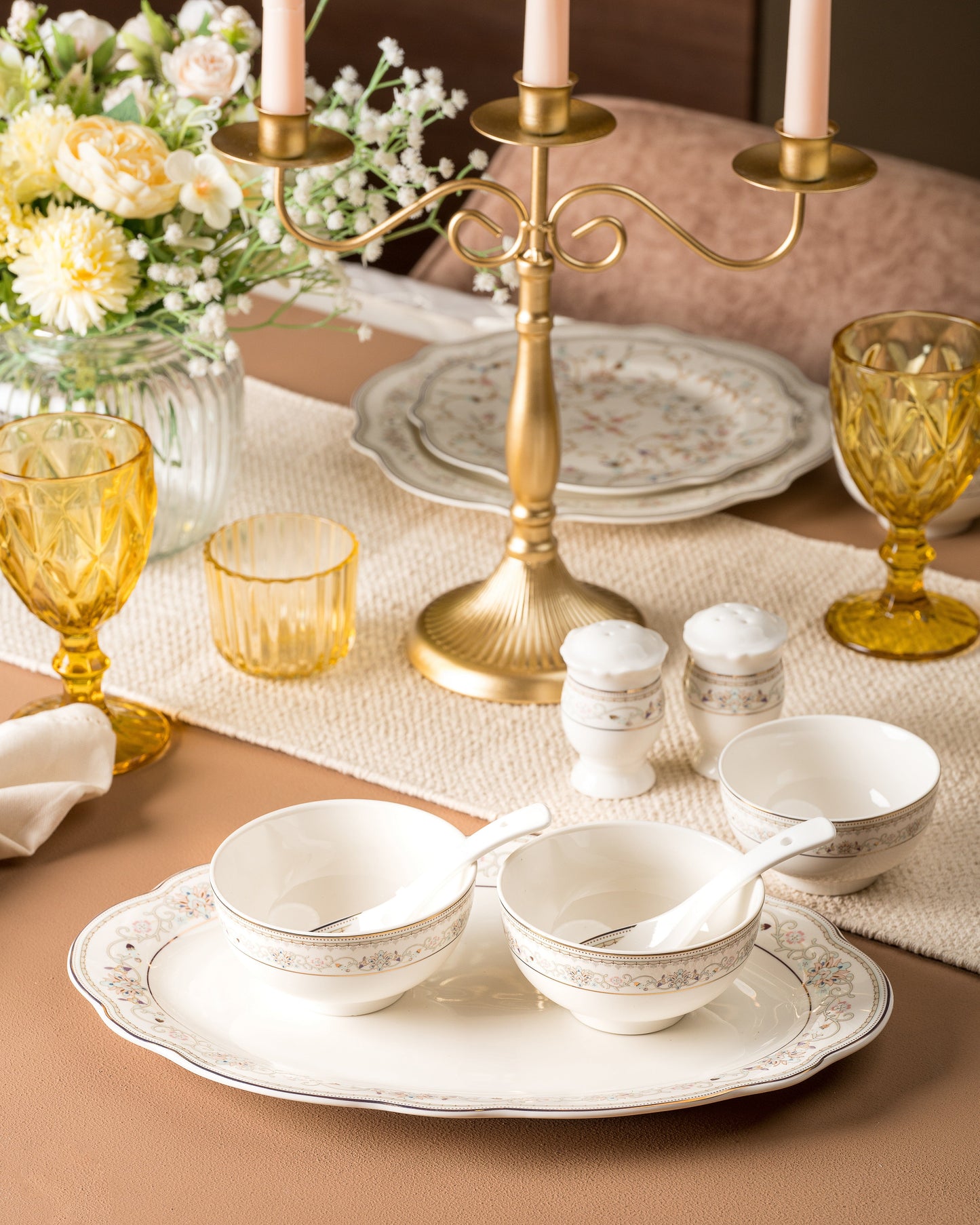 White Pattern 36 Pcs Dinner Set - Vigneto