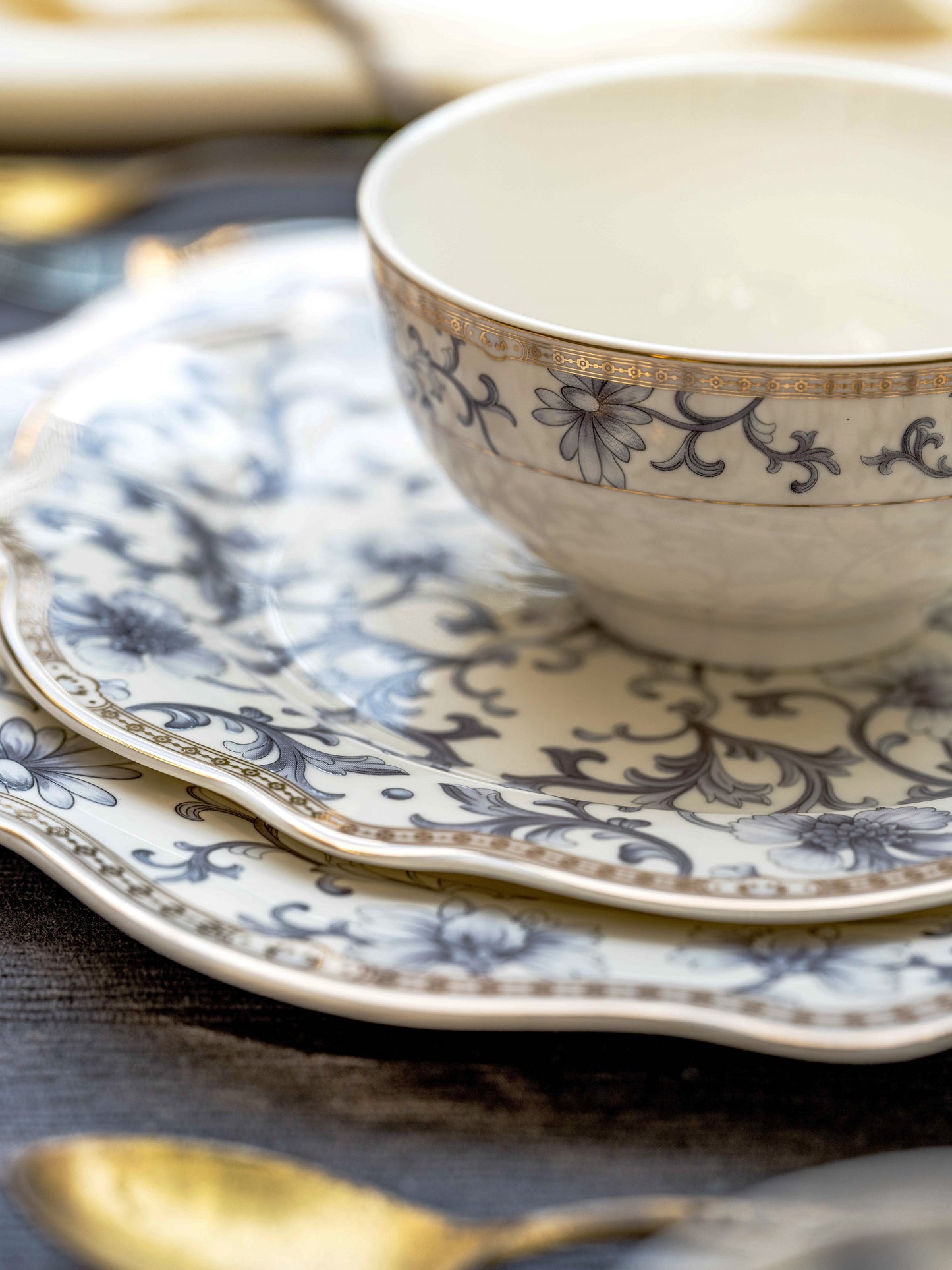 Royal Blue 18 Pcs Dinner Set - Vigneto