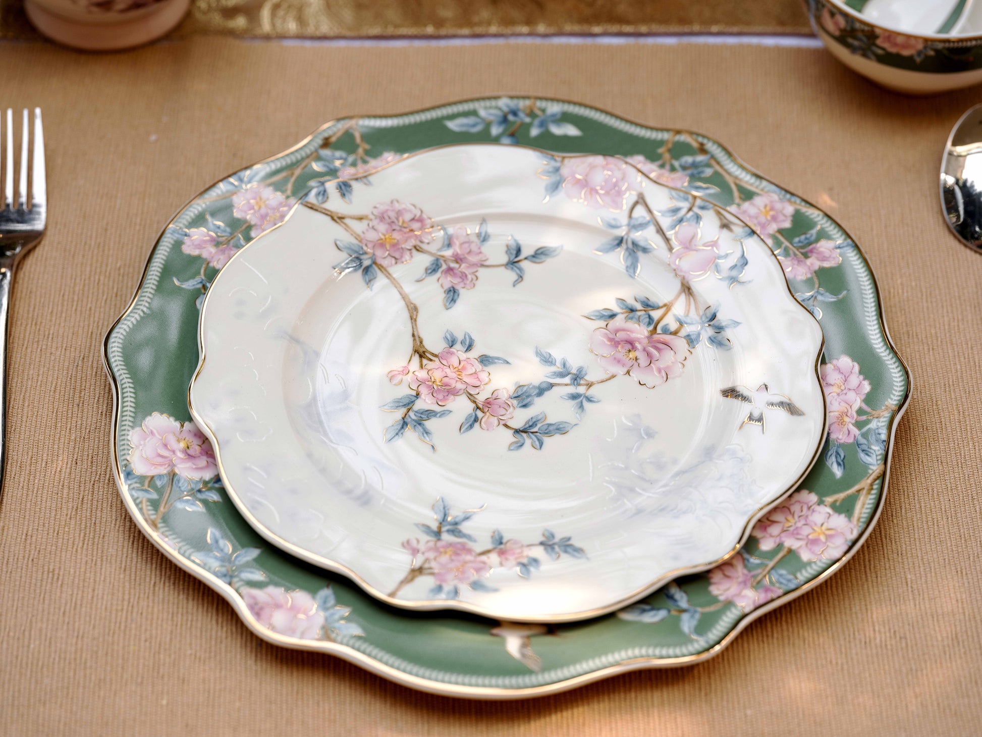 Victorian Green 10.5" Dinner Plates (Set of 6) - Vigneto