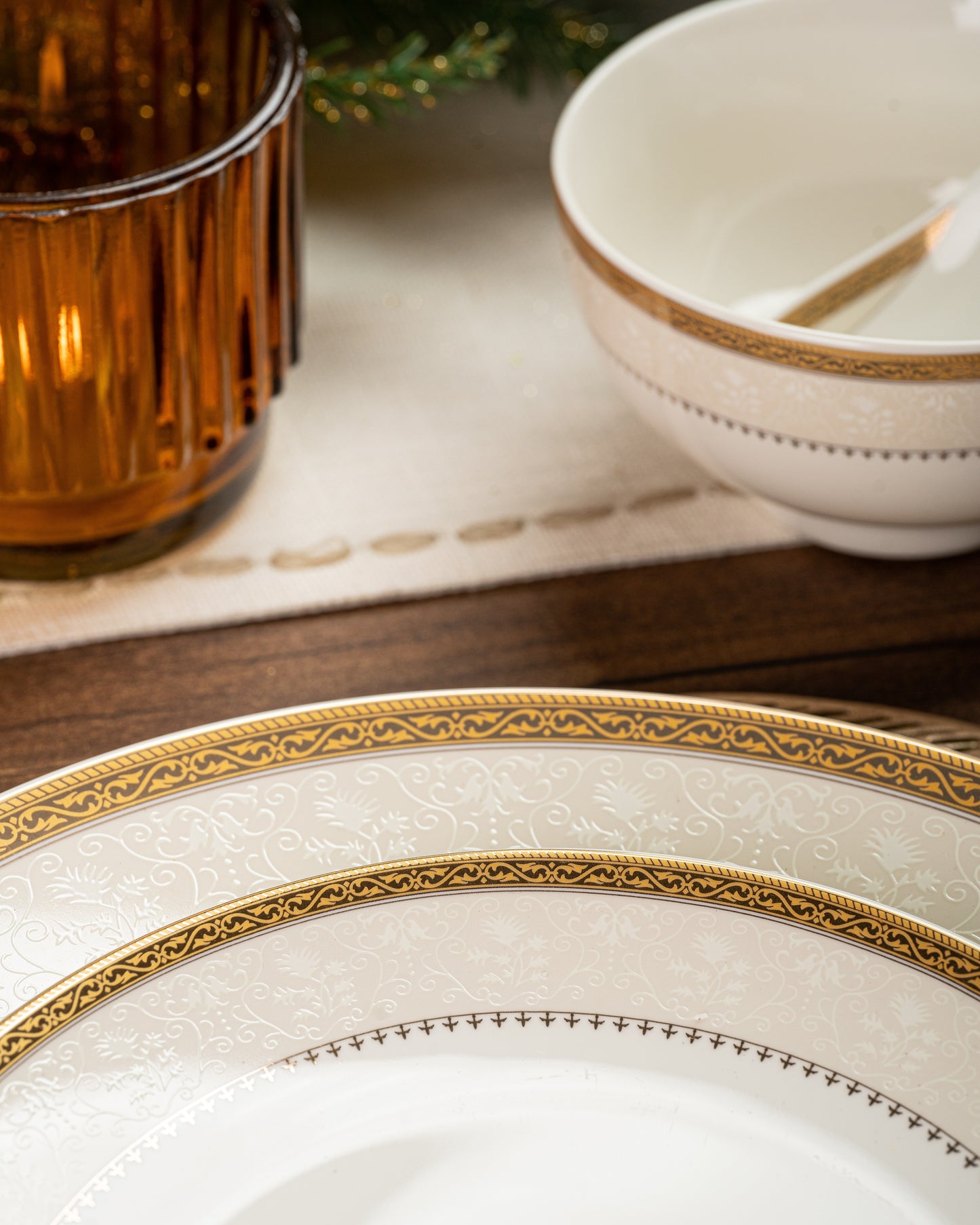 Crème Gold 51 Pcs Dinner Set - Vigneto