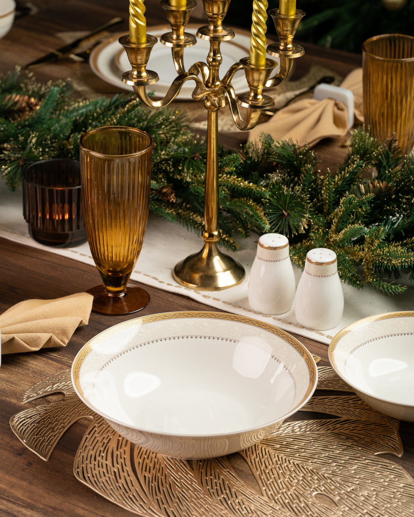 Crème Gold 51 Pcs Dinner Set - Vigneto