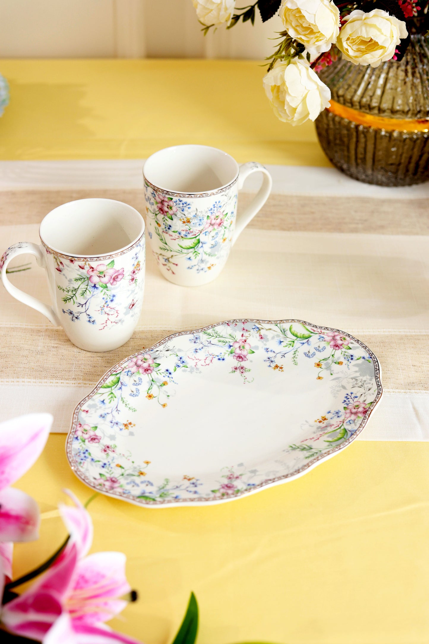 Flower Bed Coffee Mugs and Tray