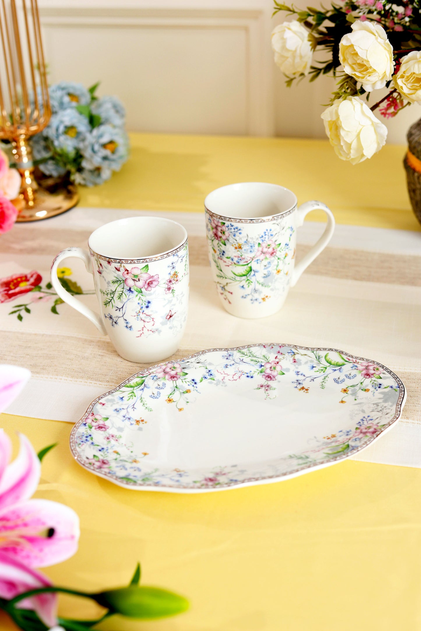 Flower Bed Coffee Mugs and Tray
