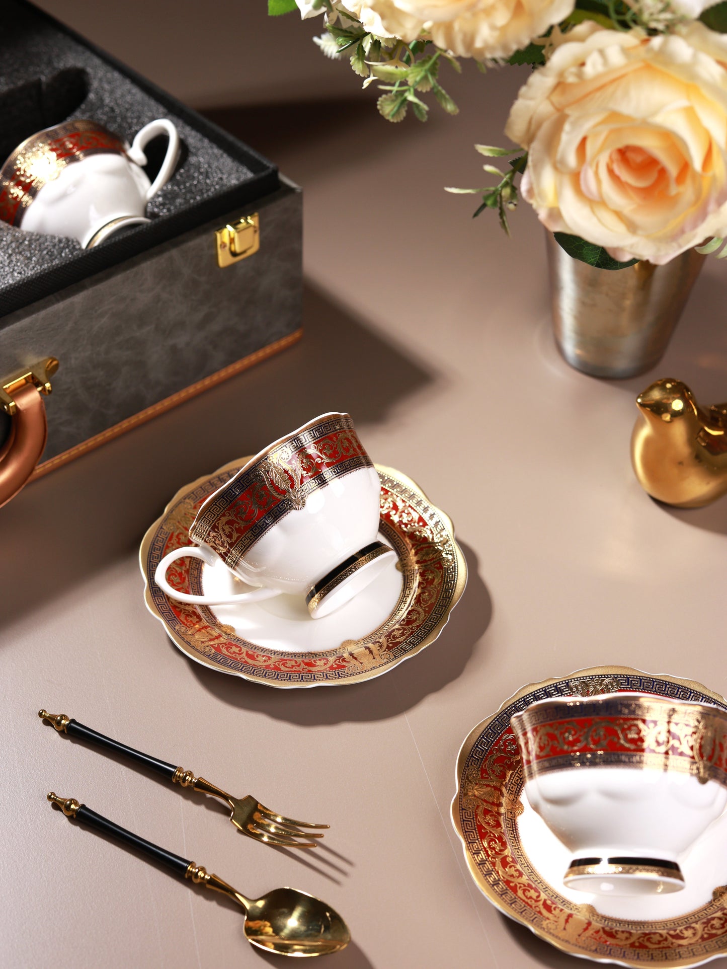 Crown Imperial Cup and Saucer Set (Set of 6, Palace Collection, 24K Embossed Gold)