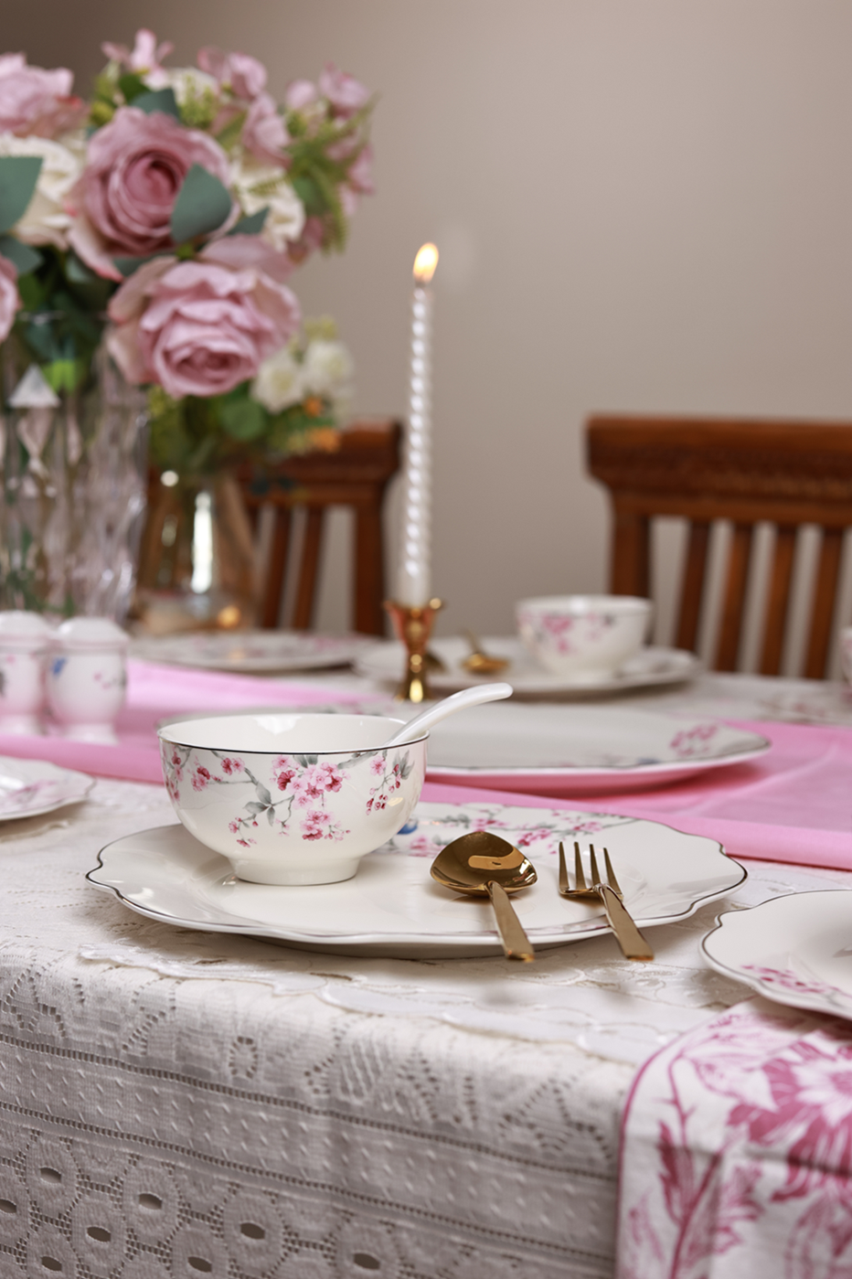 Orchid Bliss 18 Pcs Dinner Set - Vigneto