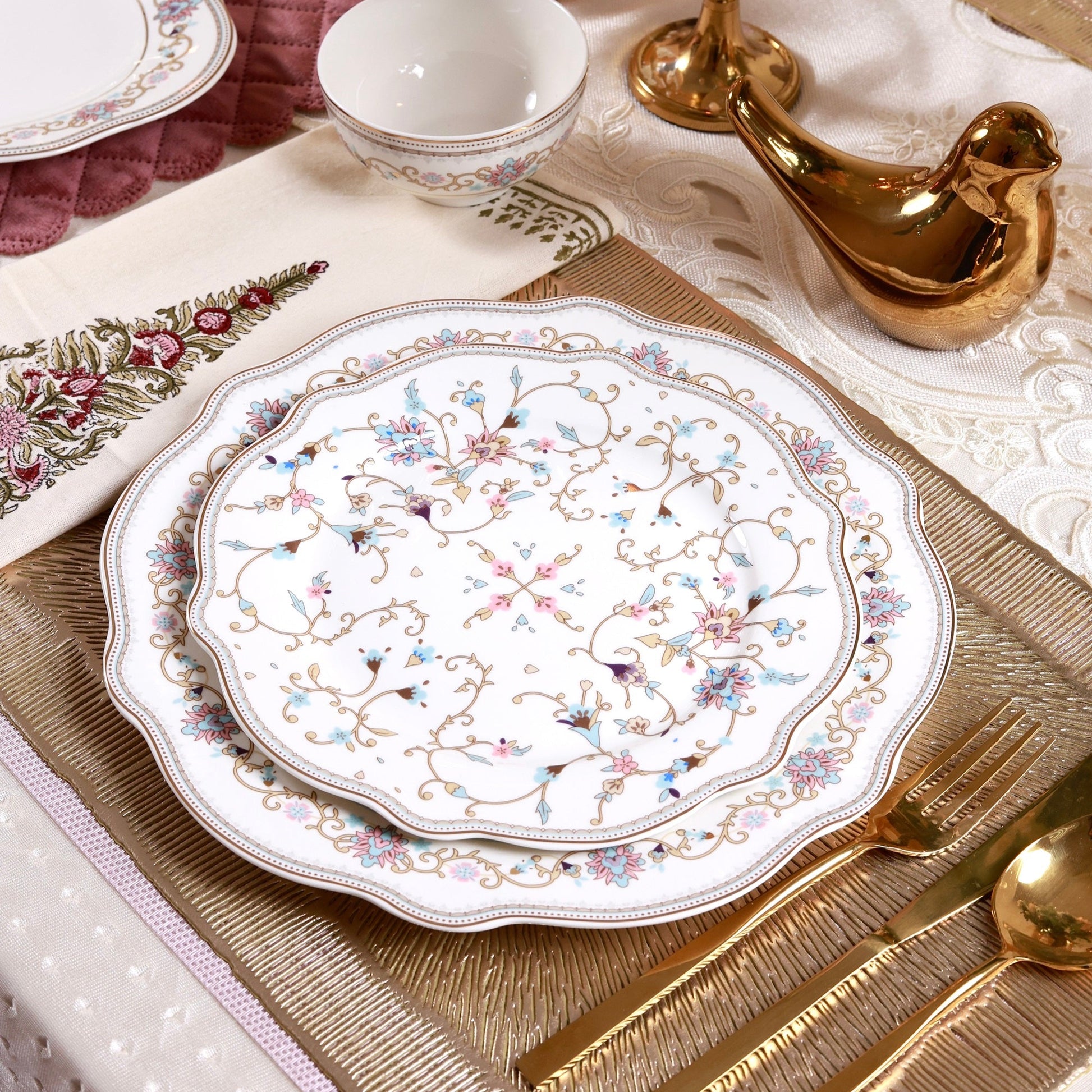 White Pattern 18 Pcs Dinner Set - Vigneto