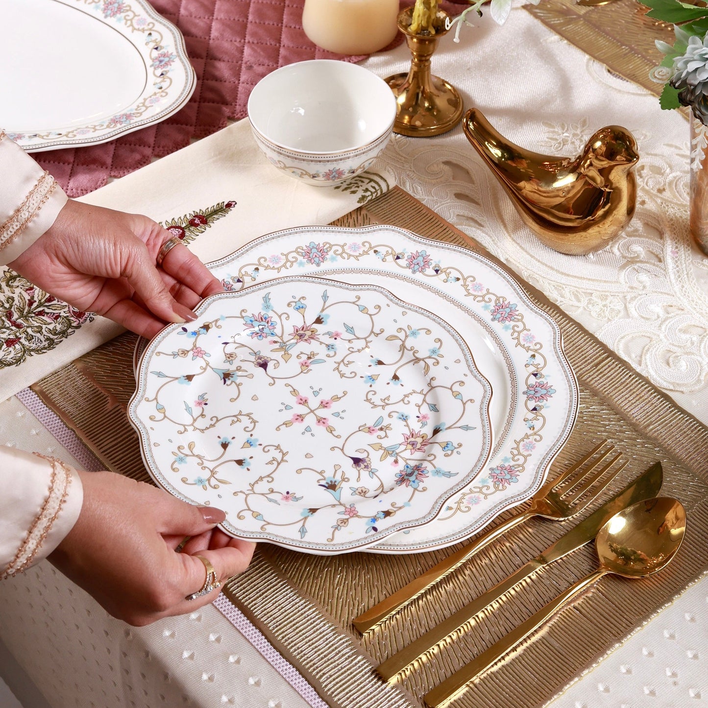 White Pattern 51 Pcs Dinner Set - Vigneto