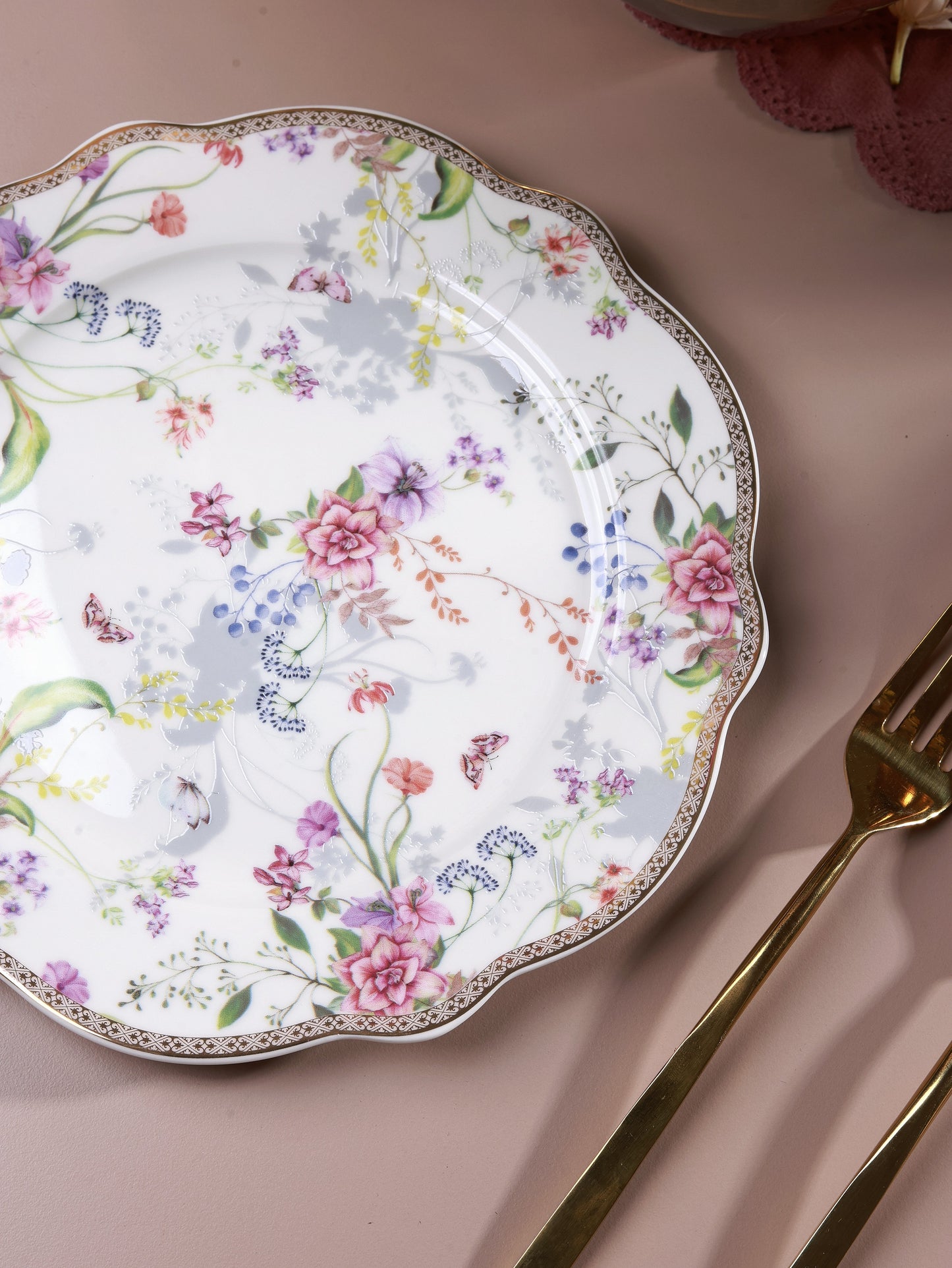 Lilac Garden 8" Quarter Plates (Set of 6)