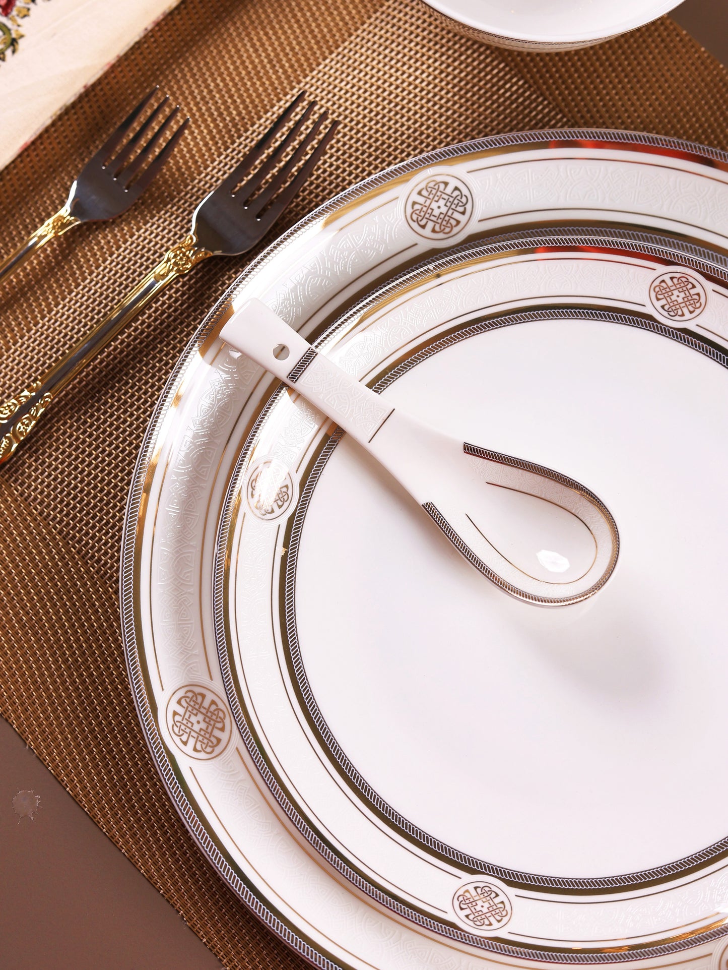 Royal Emblem 60 Pcs Dinner Set