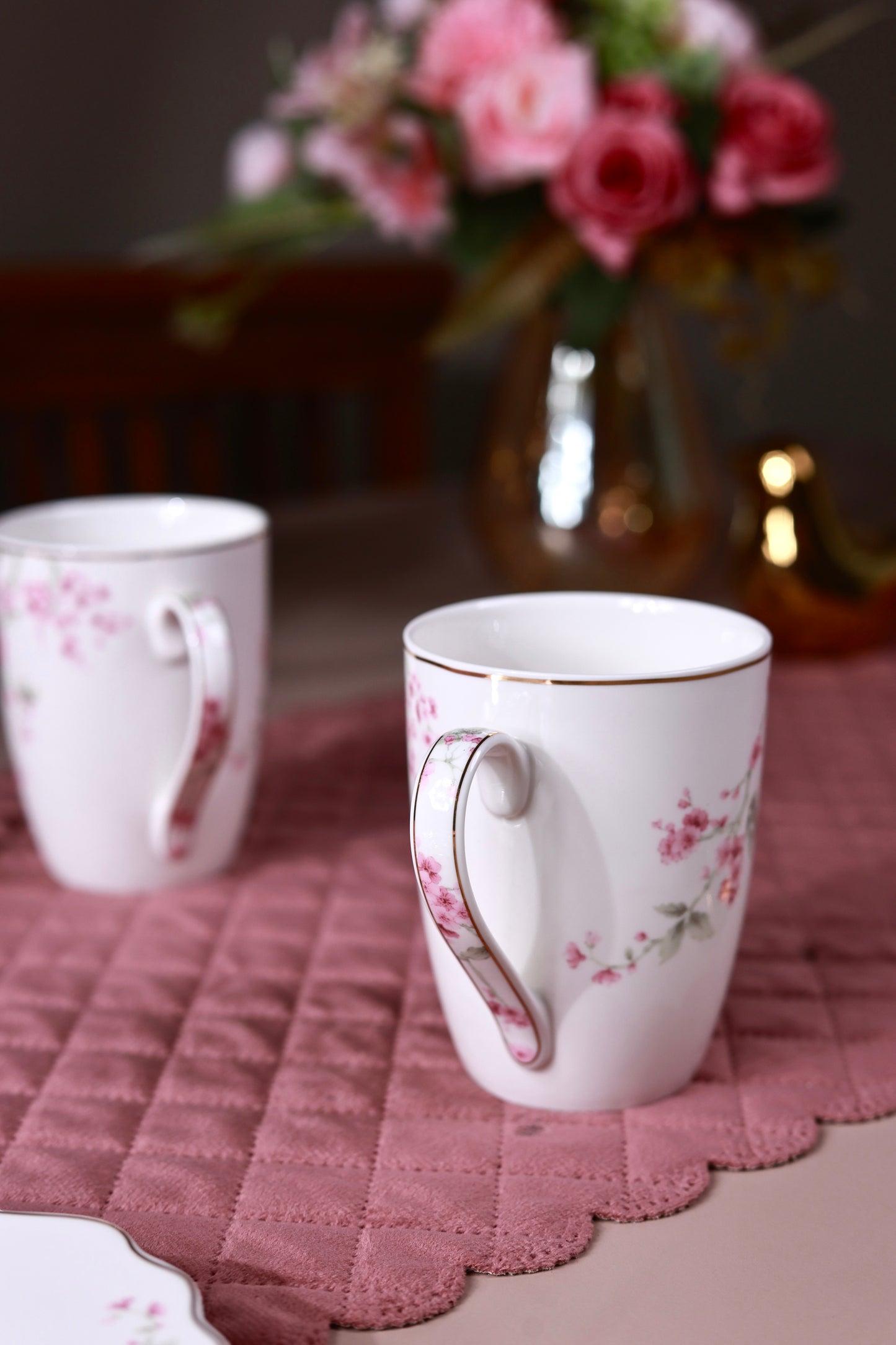 Orchid Bliss Coffee Mugs with Snack Plates (4 Mugs and 4 Snack Plates) - Vigneto