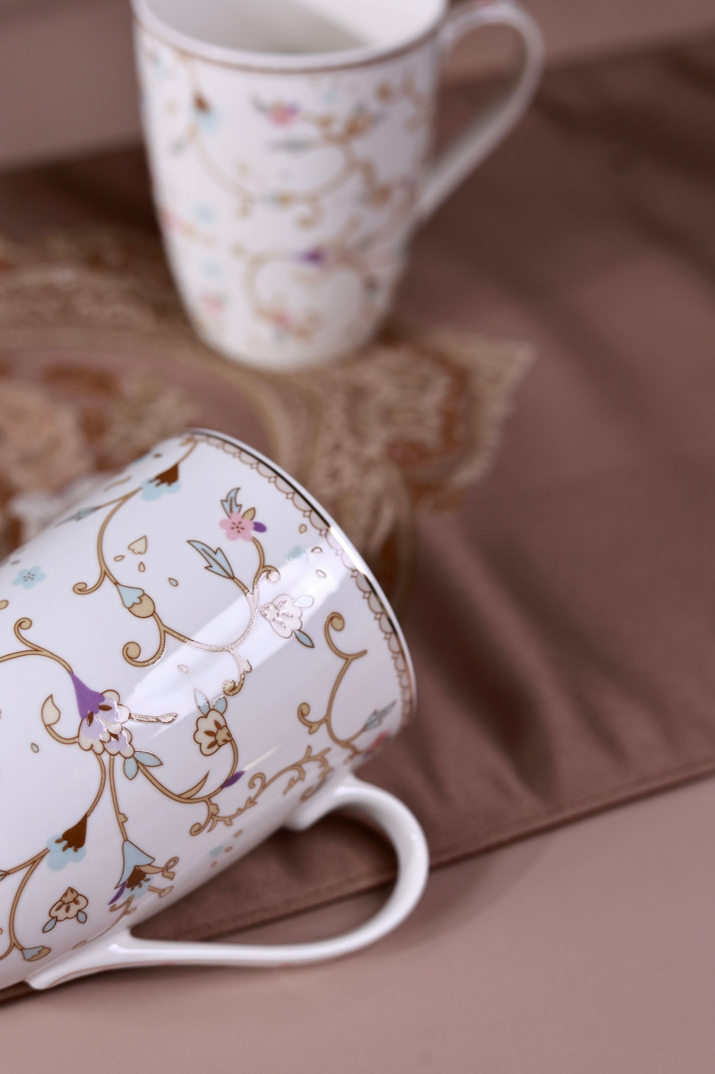 White Pattern Coffee Mugs with Snack Plates (4 Mugs and 4 Snack Plates) - Vigneto