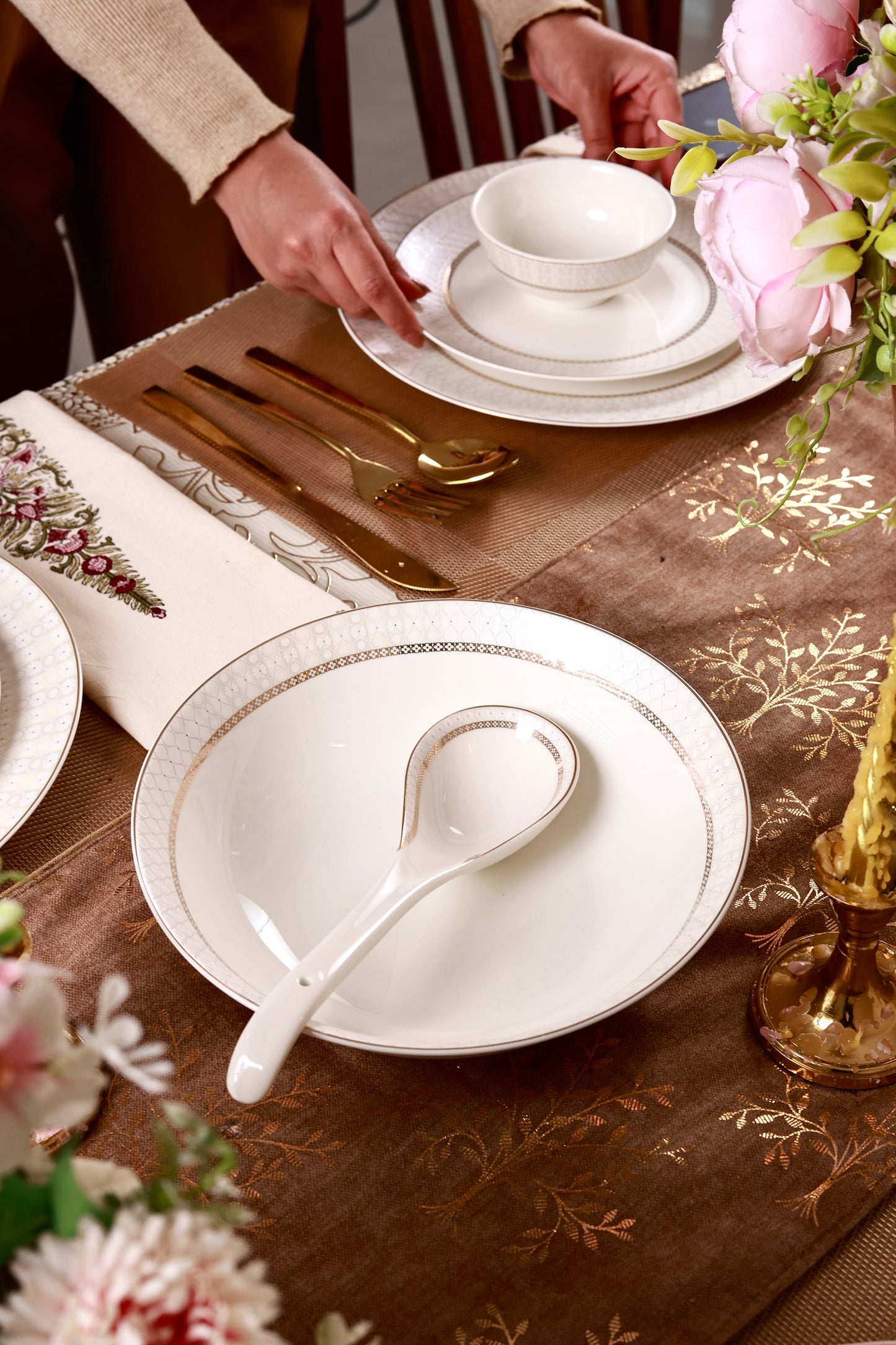 Windsor Gold 52 Pcs Dinner Set