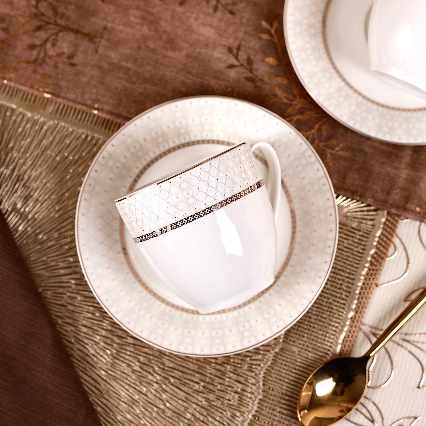 Windsor Gold 15 Pcs Tea Set